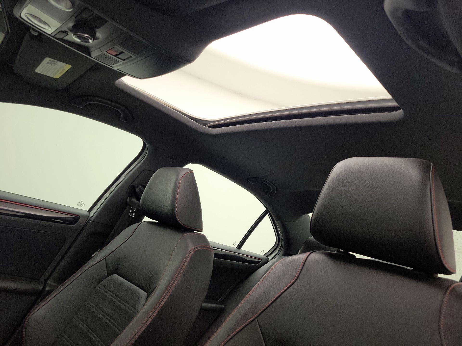 Thumbnail: 2016 Volkswagen Jetta - 18