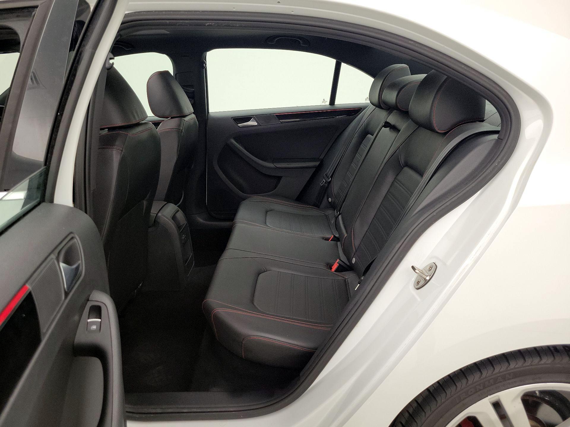 Thumbnail: 2016 Volkswagen Jetta - 19