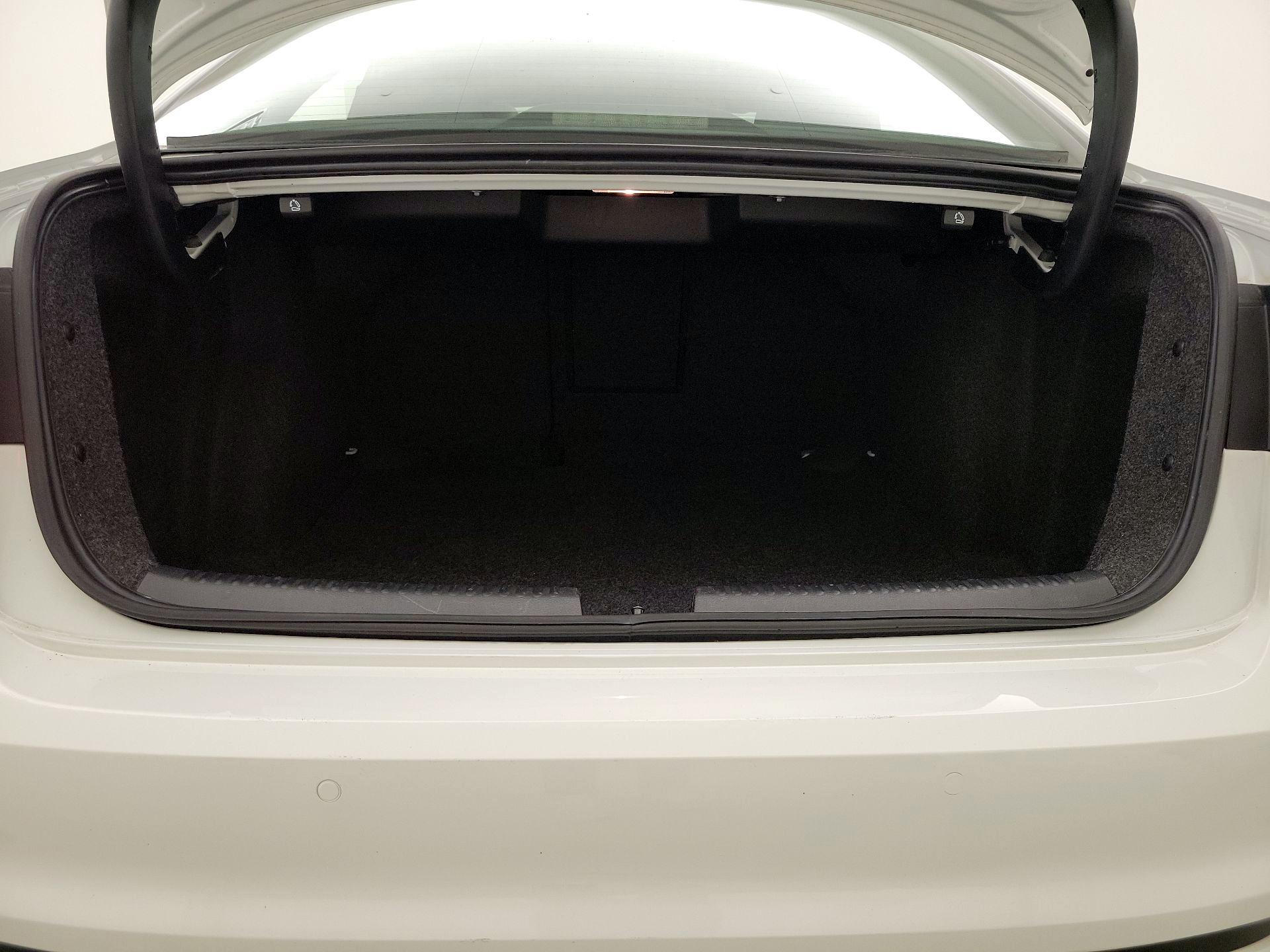 Thumbnail: 2016 Volkswagen Jetta - 20