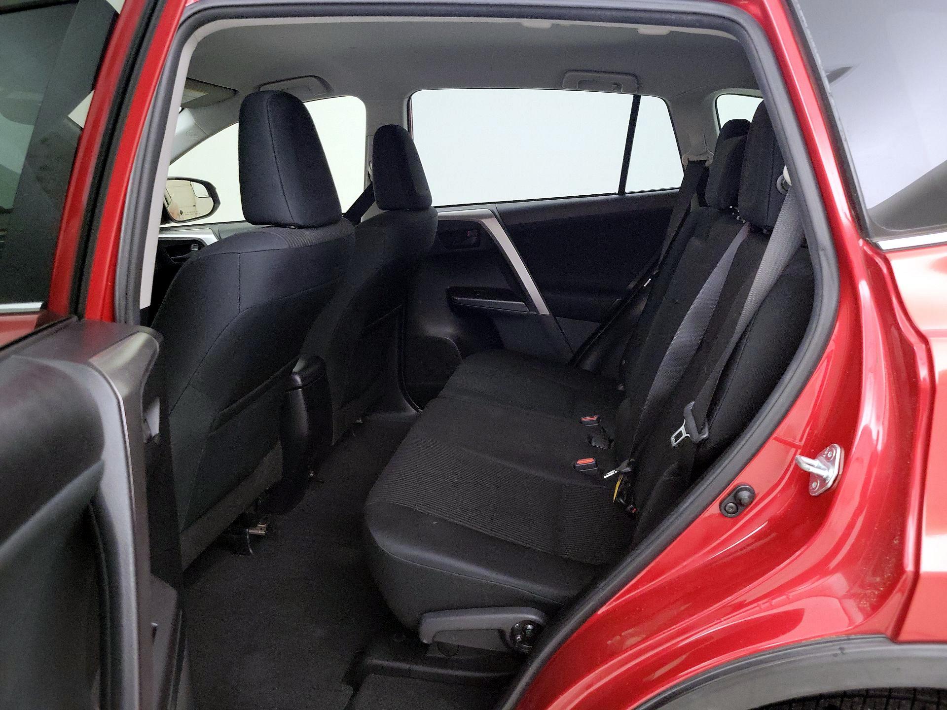 Thumbnail: 2016 Toyota RAV4 - 19