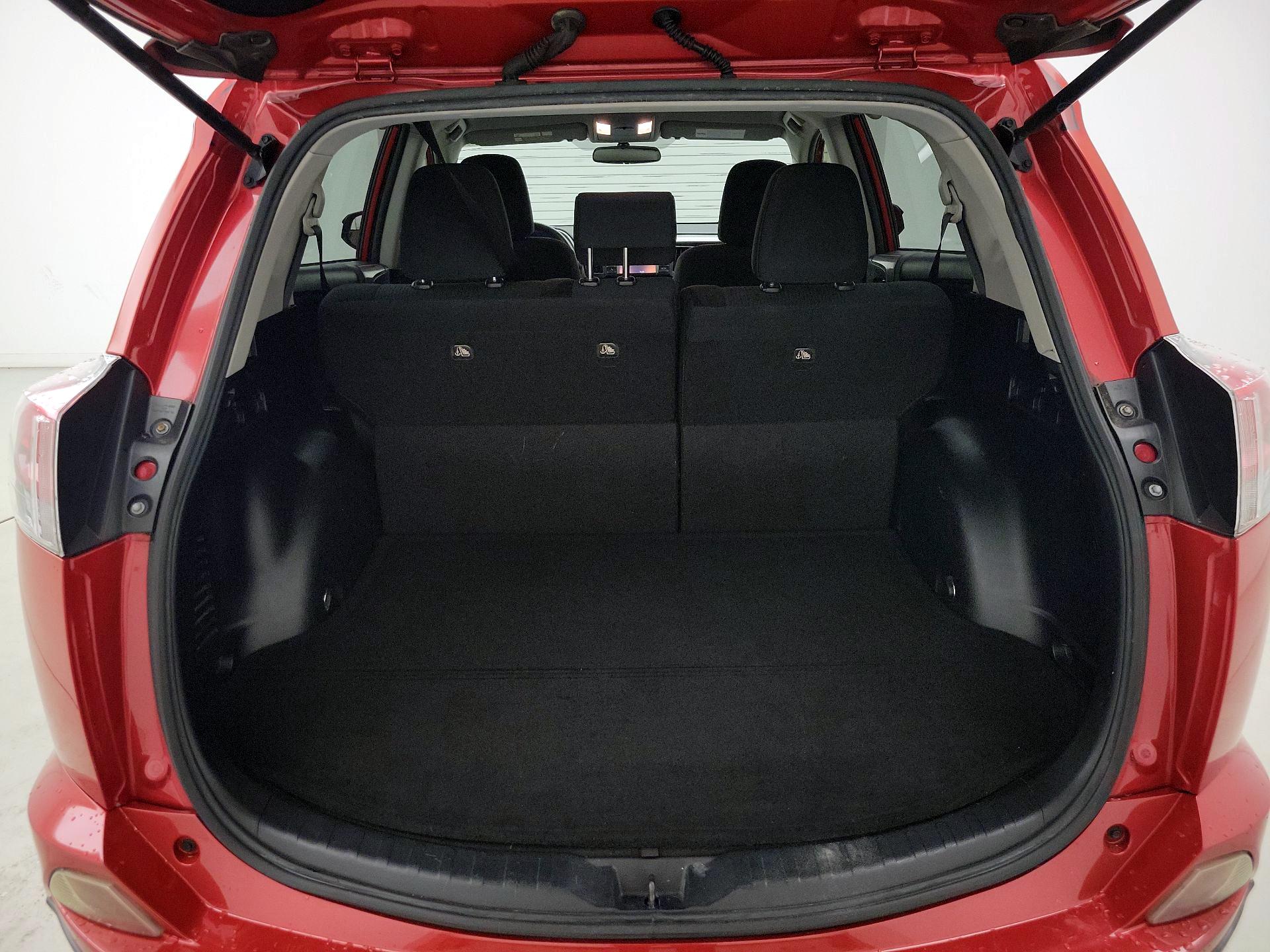 Thumbnail: 2016 Toyota RAV4 - 20