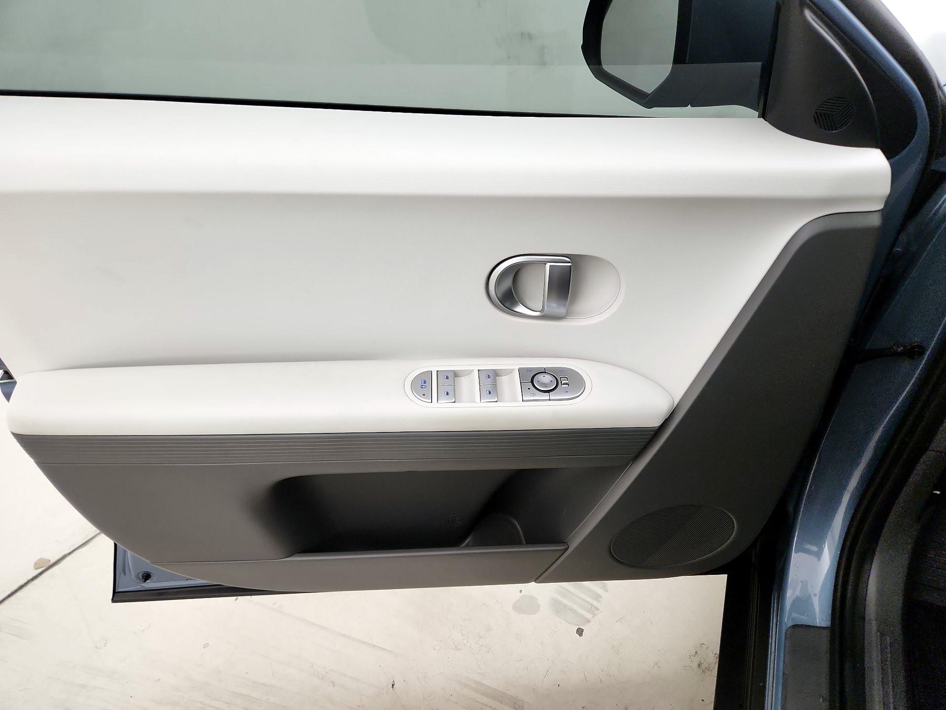 Thumbnail: 2024 Hyundai Ioniq 5 - 12