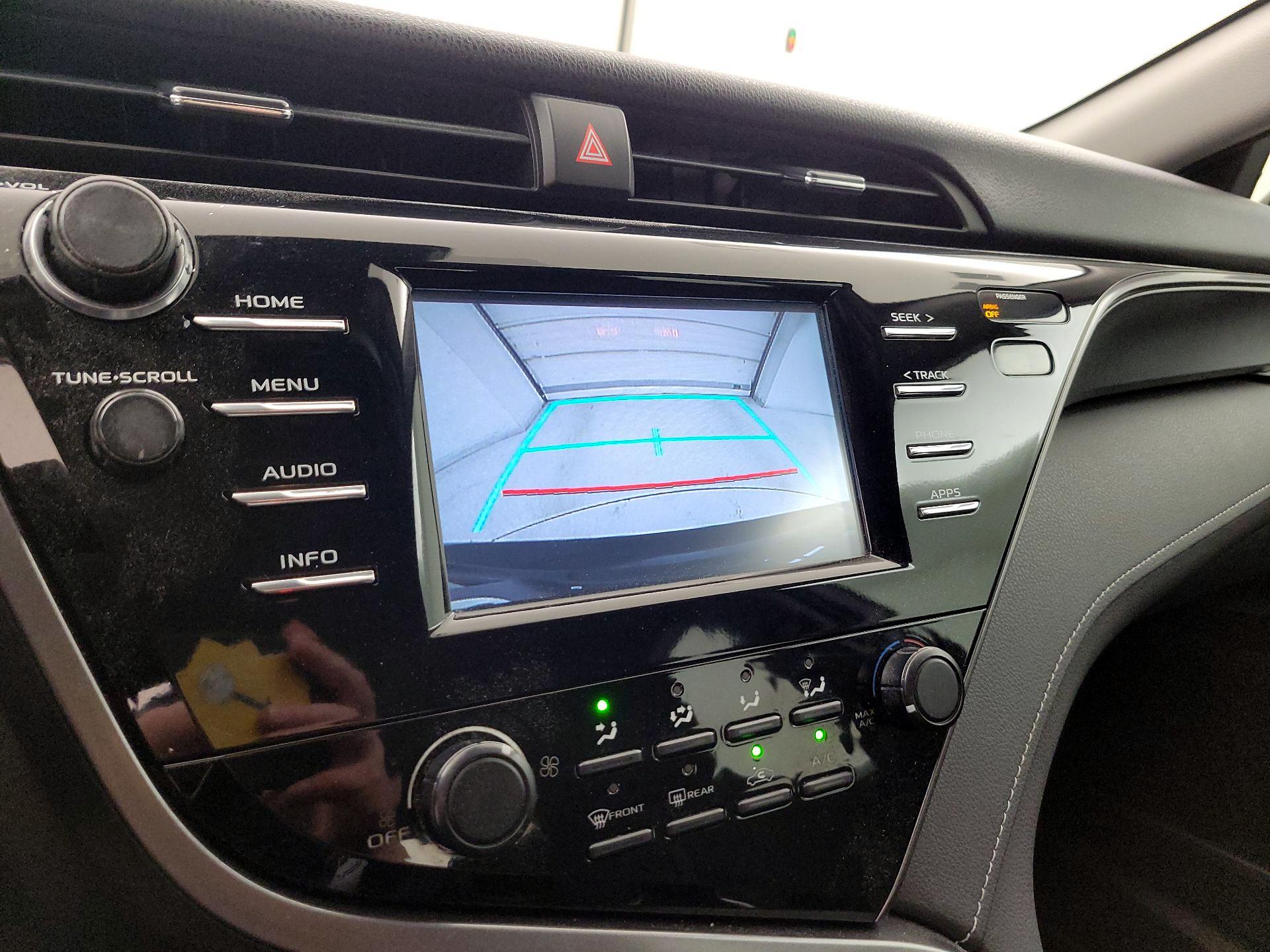 Thumbnail: 2018 Toyota Camry - 12