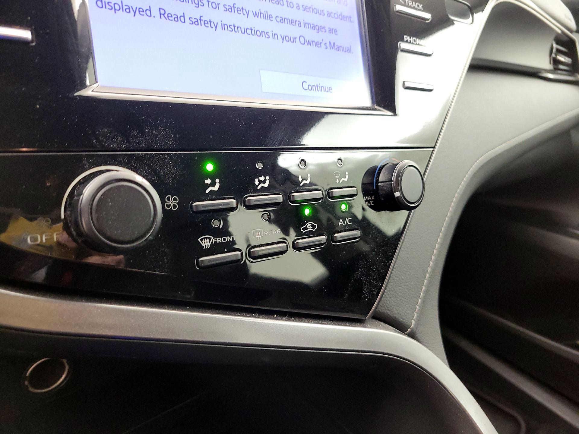 Thumbnail: 2018 Toyota Camry - 14