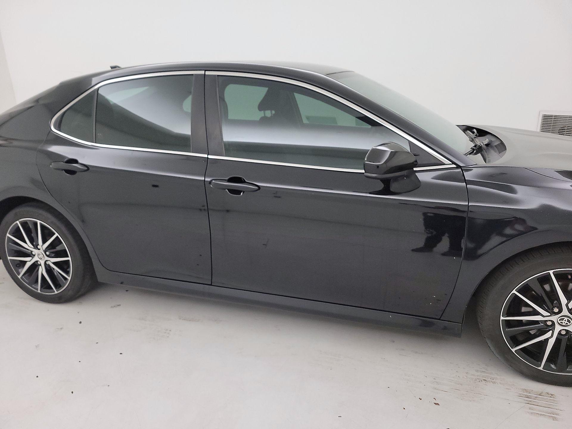 Thumbnail: 2018 Toyota Camry - 4