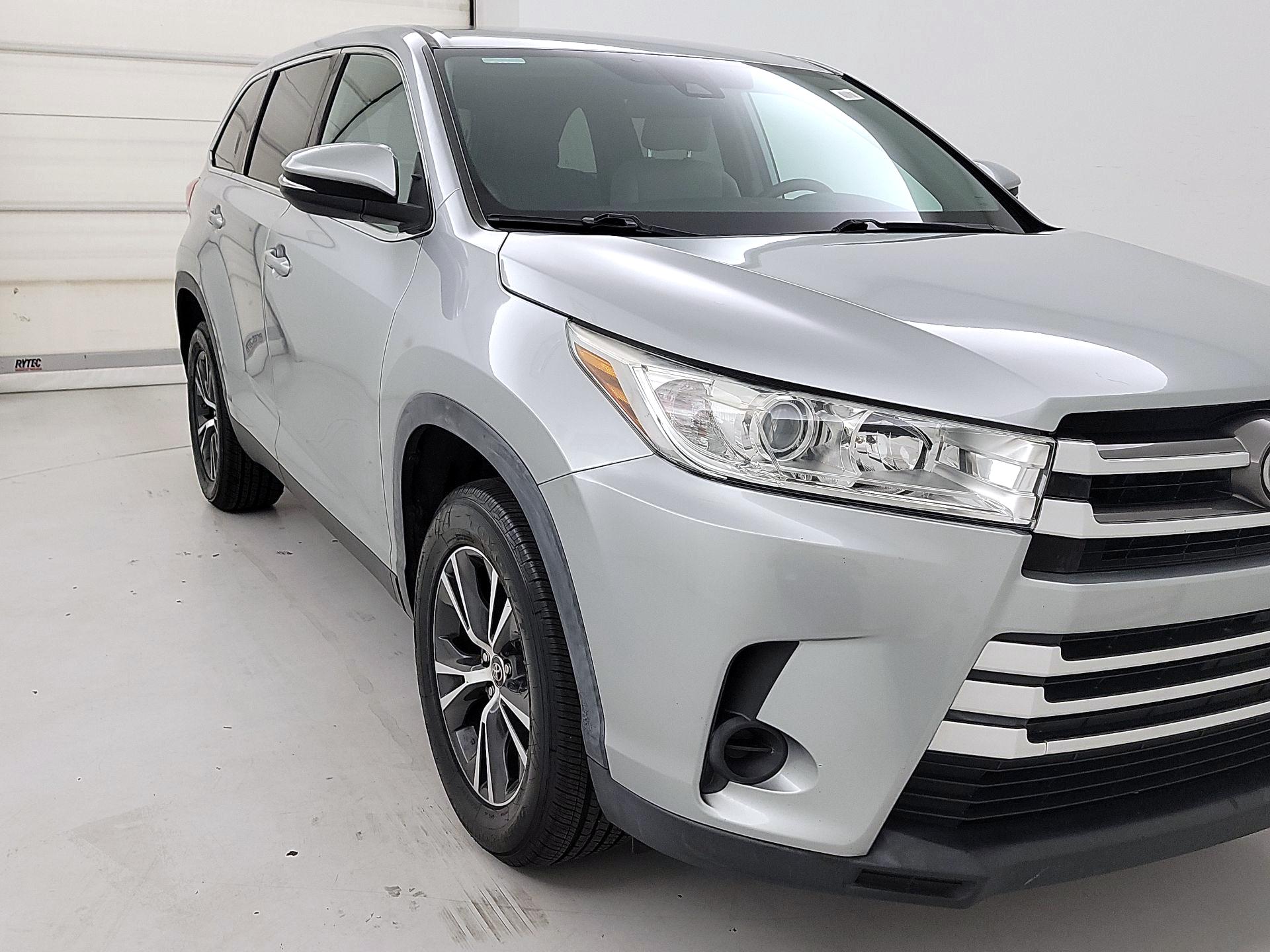 Thumbnail: 2019 Toyota Highlander - 1