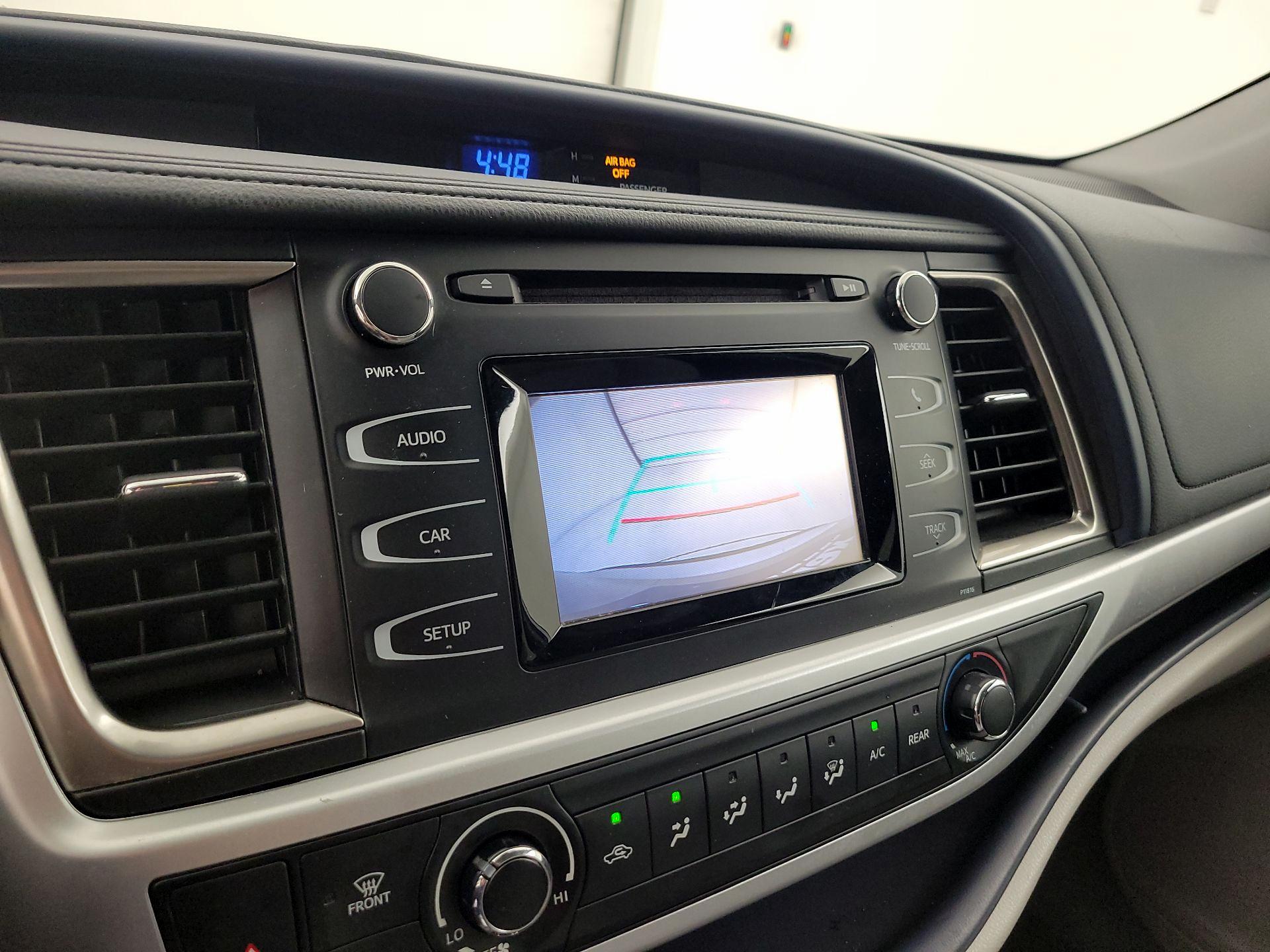 Thumbnail: 2019 Toyota Highlander - 12