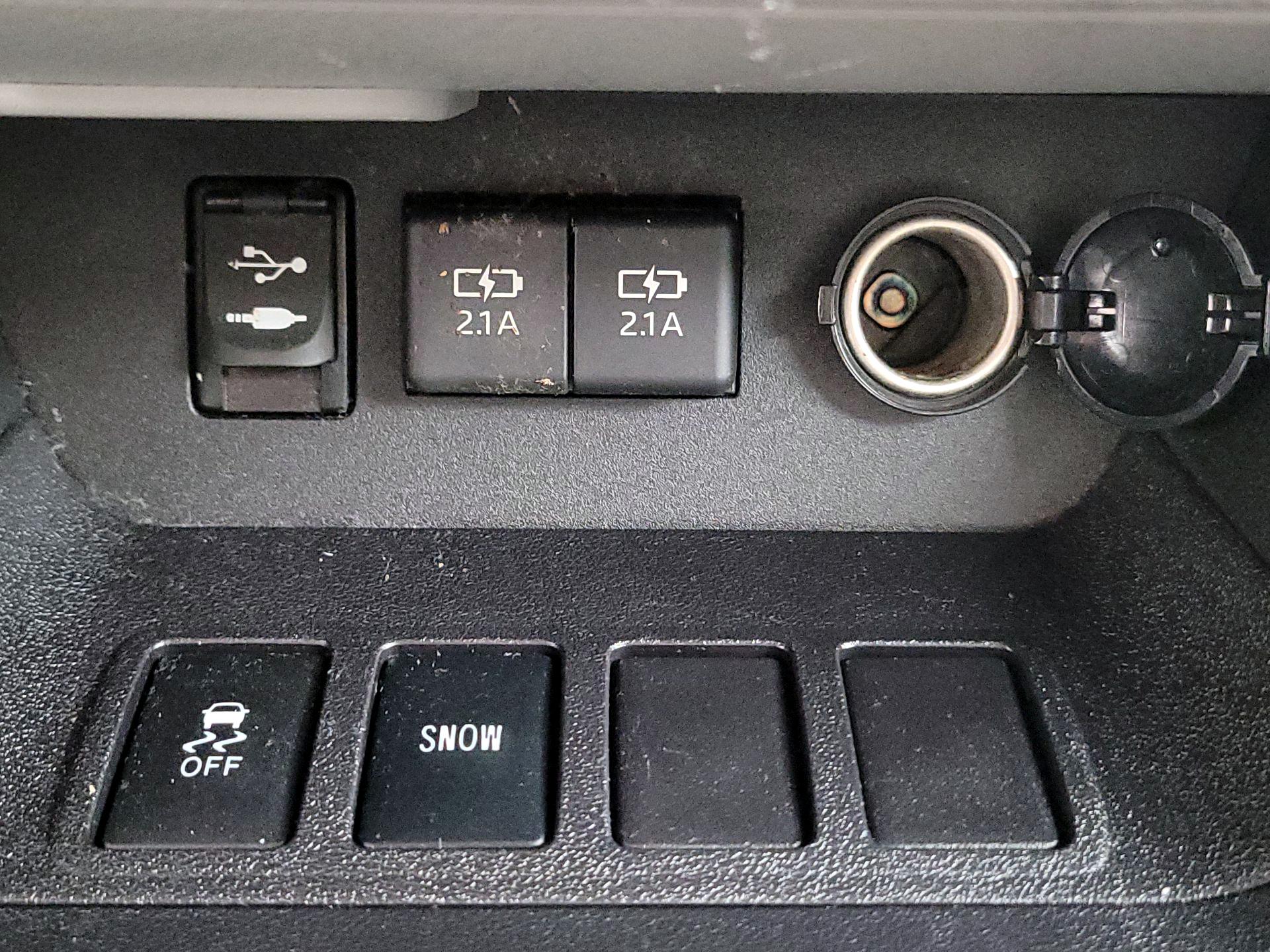 Thumbnail: 2019 Toyota Highlander - 16