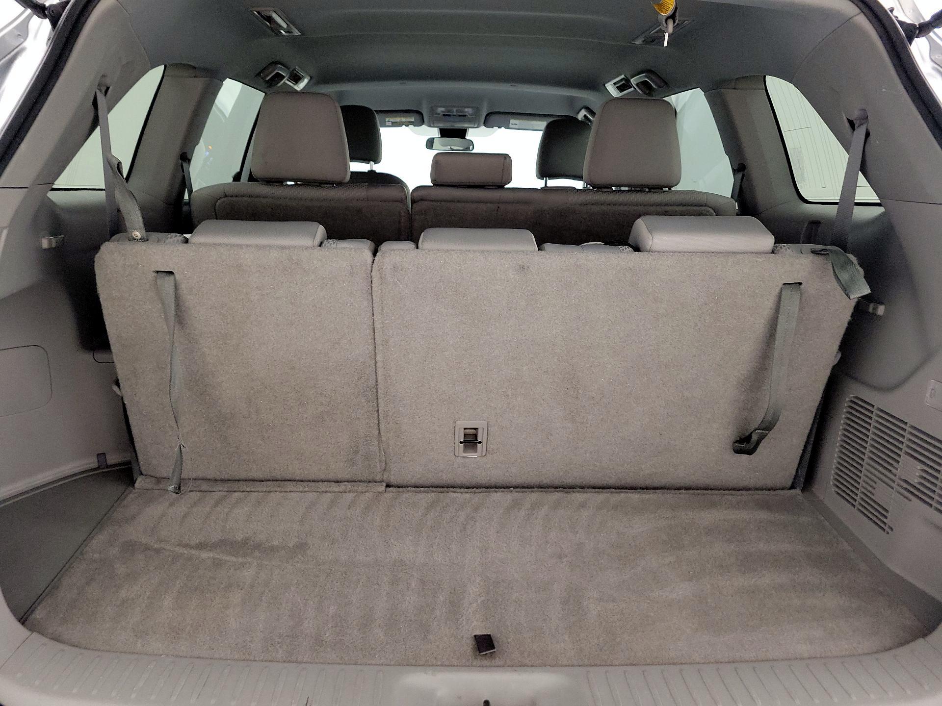 Thumbnail: 2019 Toyota Highlander - 19