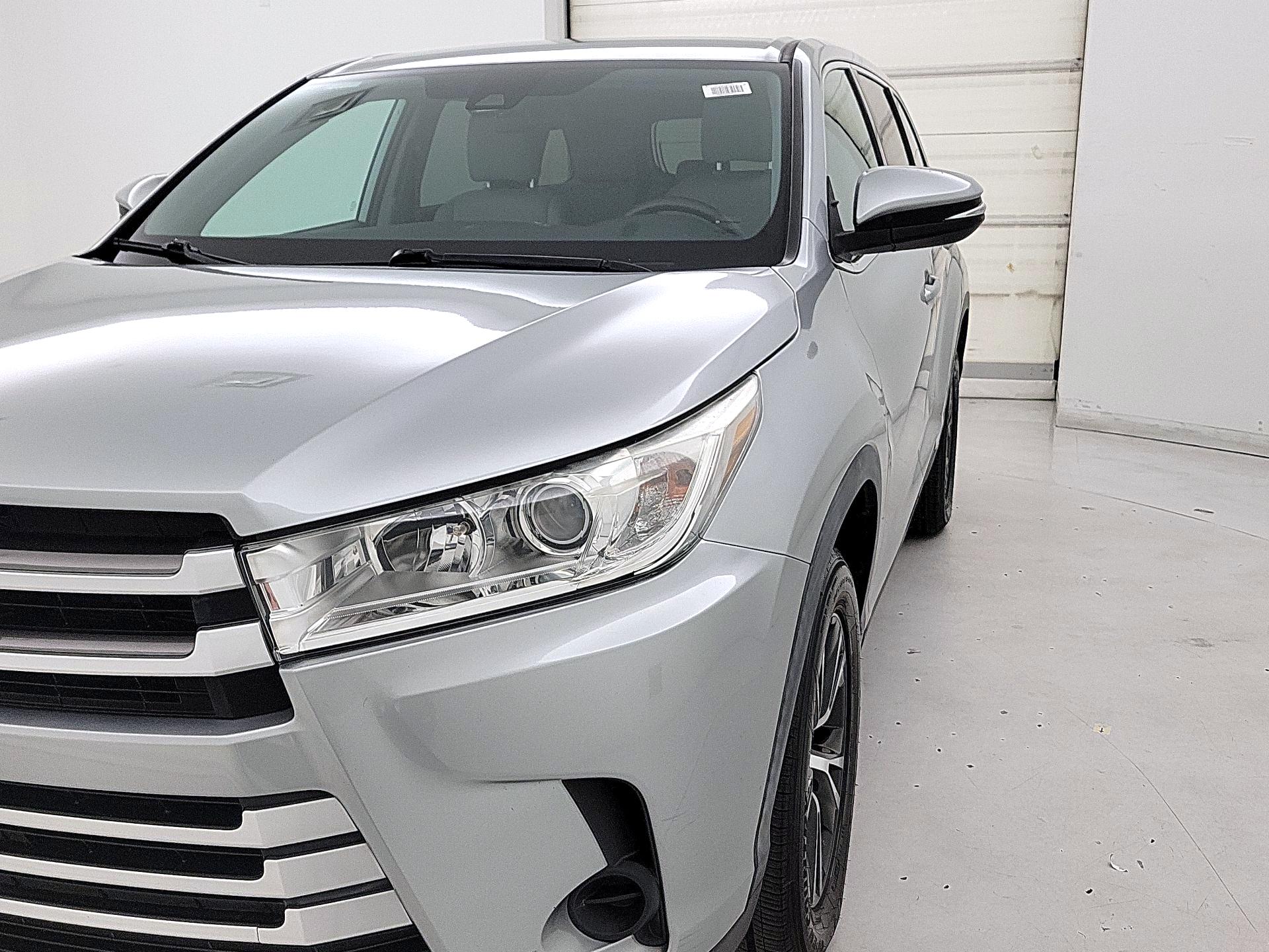 Thumbnail: 2019 Toyota Highlander - 3