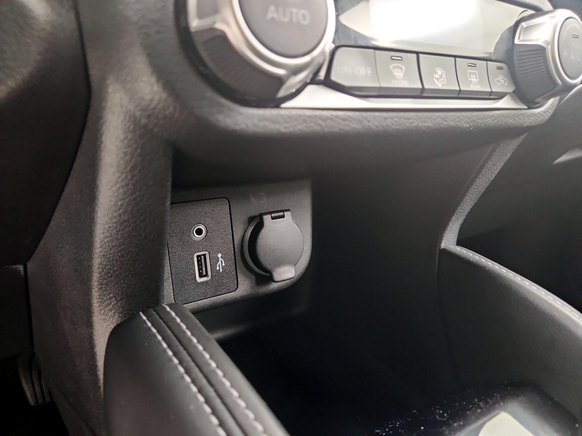 Thumbnail: 2020 Nissan Kicks - 17