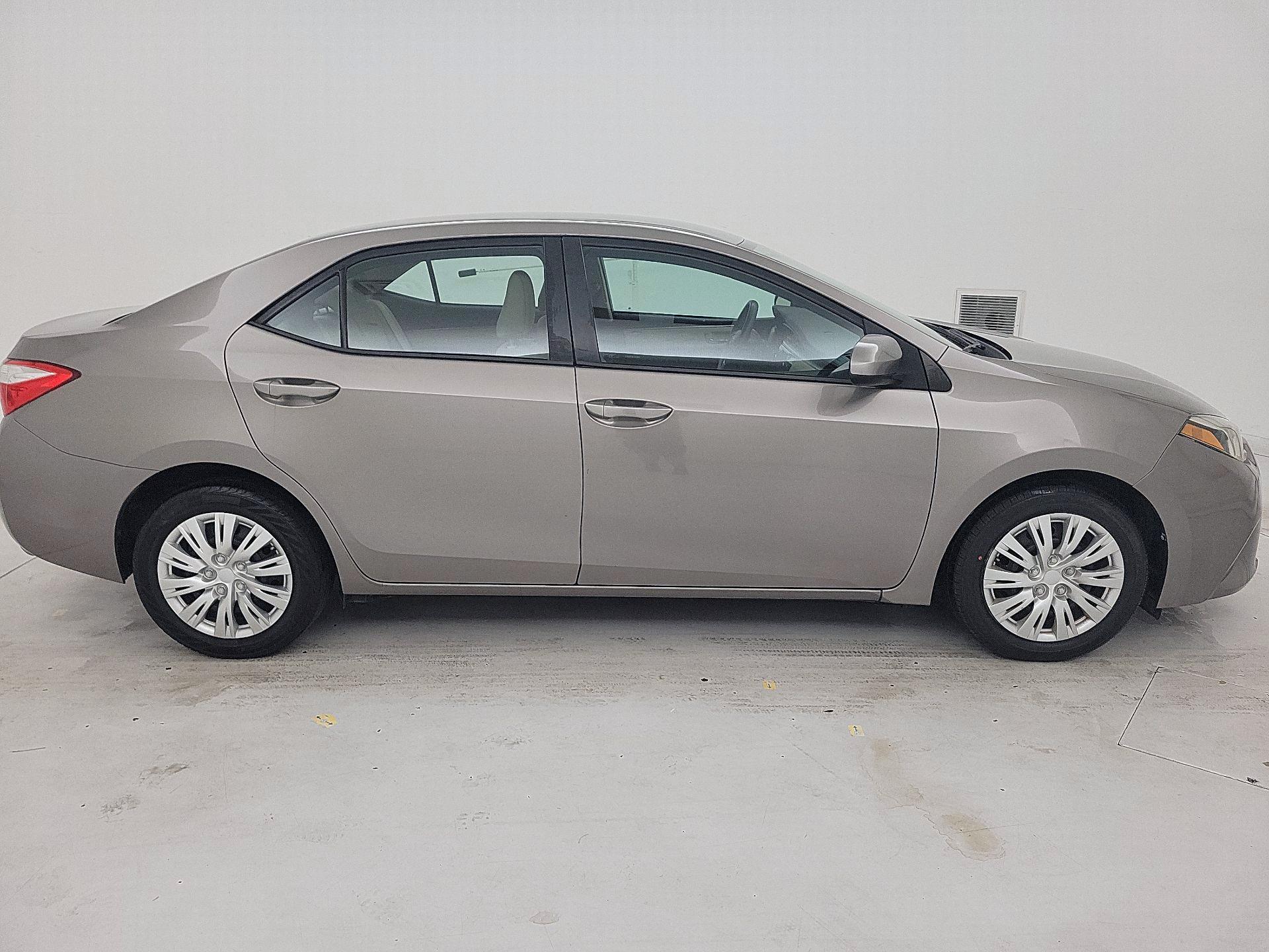 Thumbnail: 2015 Toyota Corolla - 4