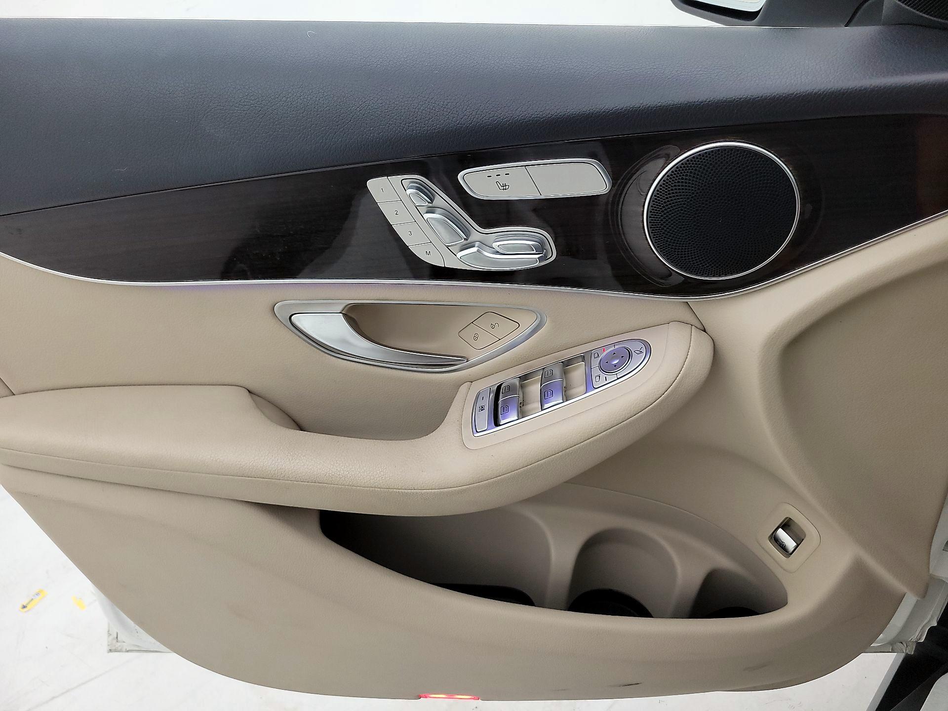 Thumbnail: 2020 Mercedes-Benz GLC - 12