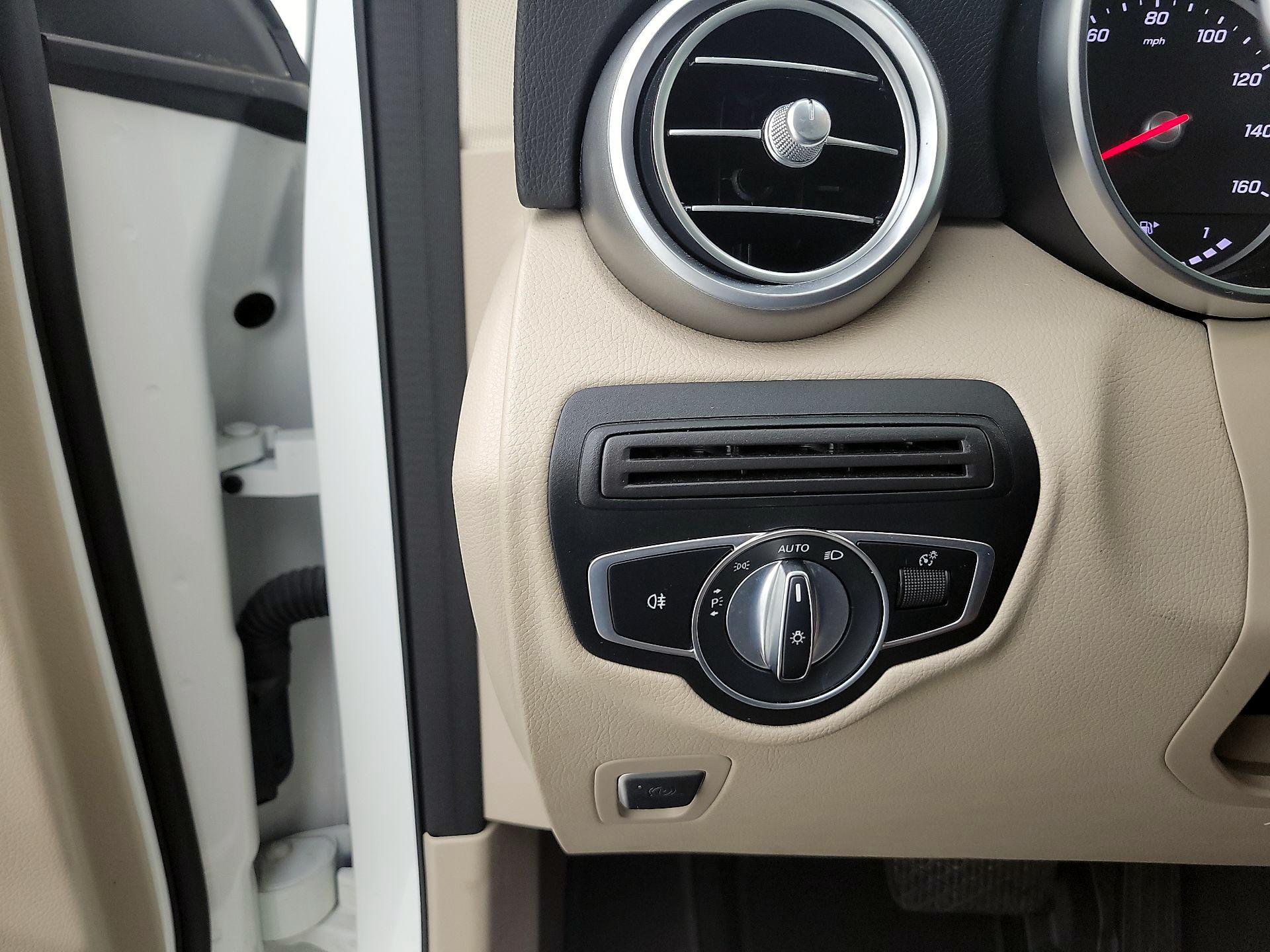 Thumbnail: 2020 Mercedes-Benz GLC - 13