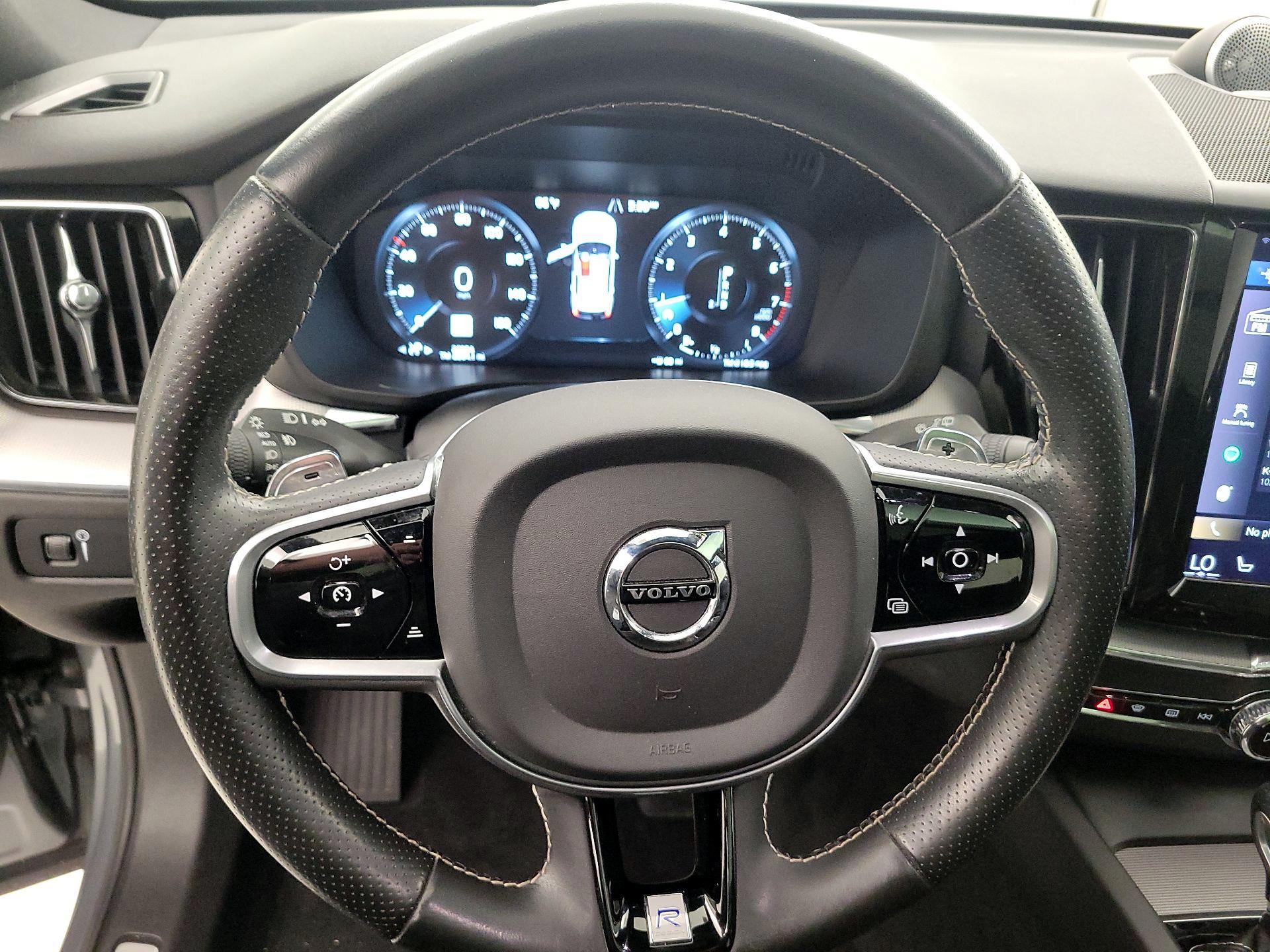 Thumbnail: 2019 Volvo XC60 - 10