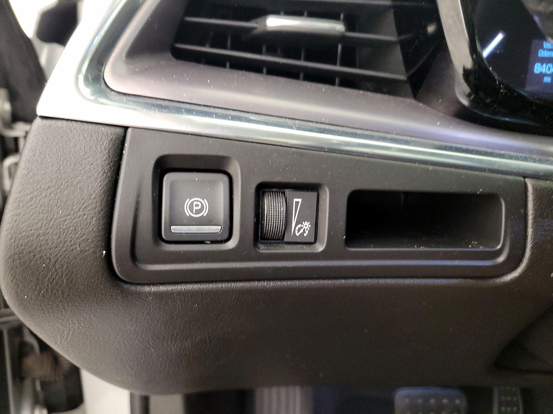 Thumbnail: 2019 Cadillac XT5 - 11