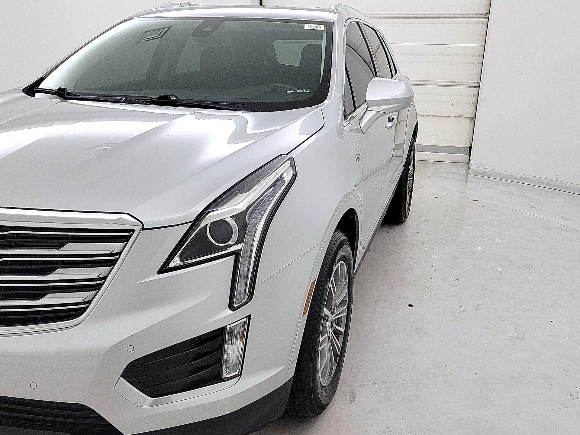 Thumbnail: 2019 Cadillac XT5 - 3