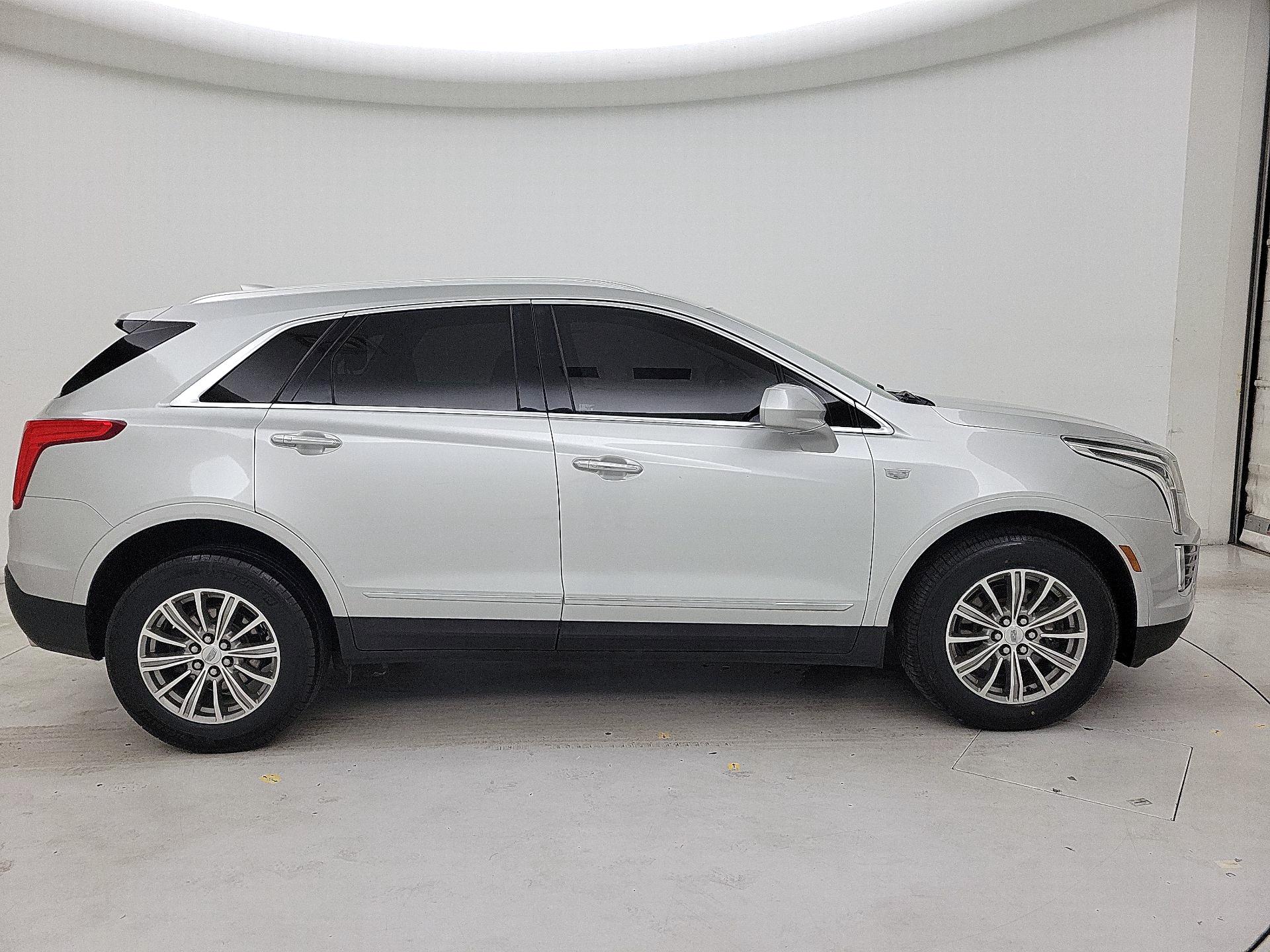 Thumbnail: 2019 Cadillac XT5 - 4