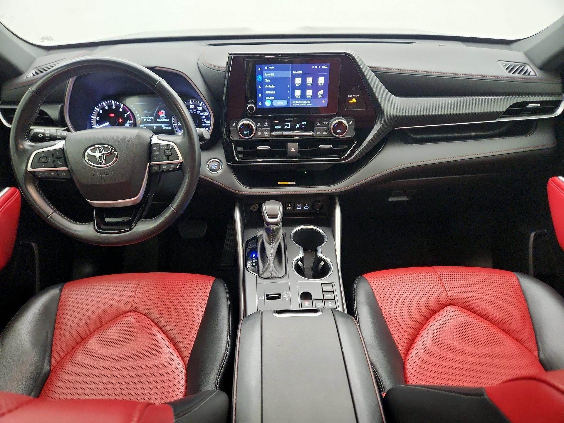 Thumbnail: 2023 Toyota Highlander - 9