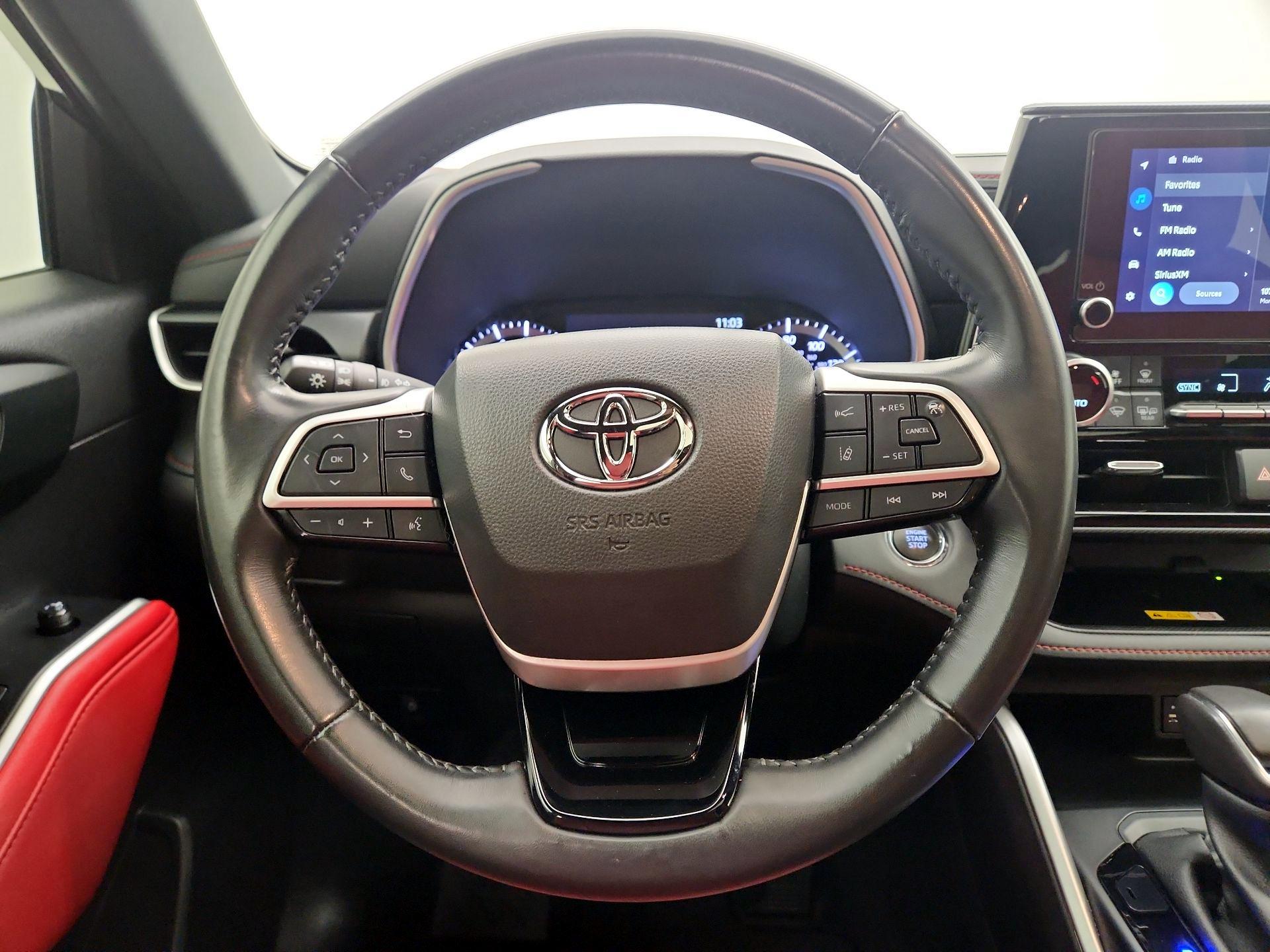 Thumbnail: 2023 Toyota Highlander - 10