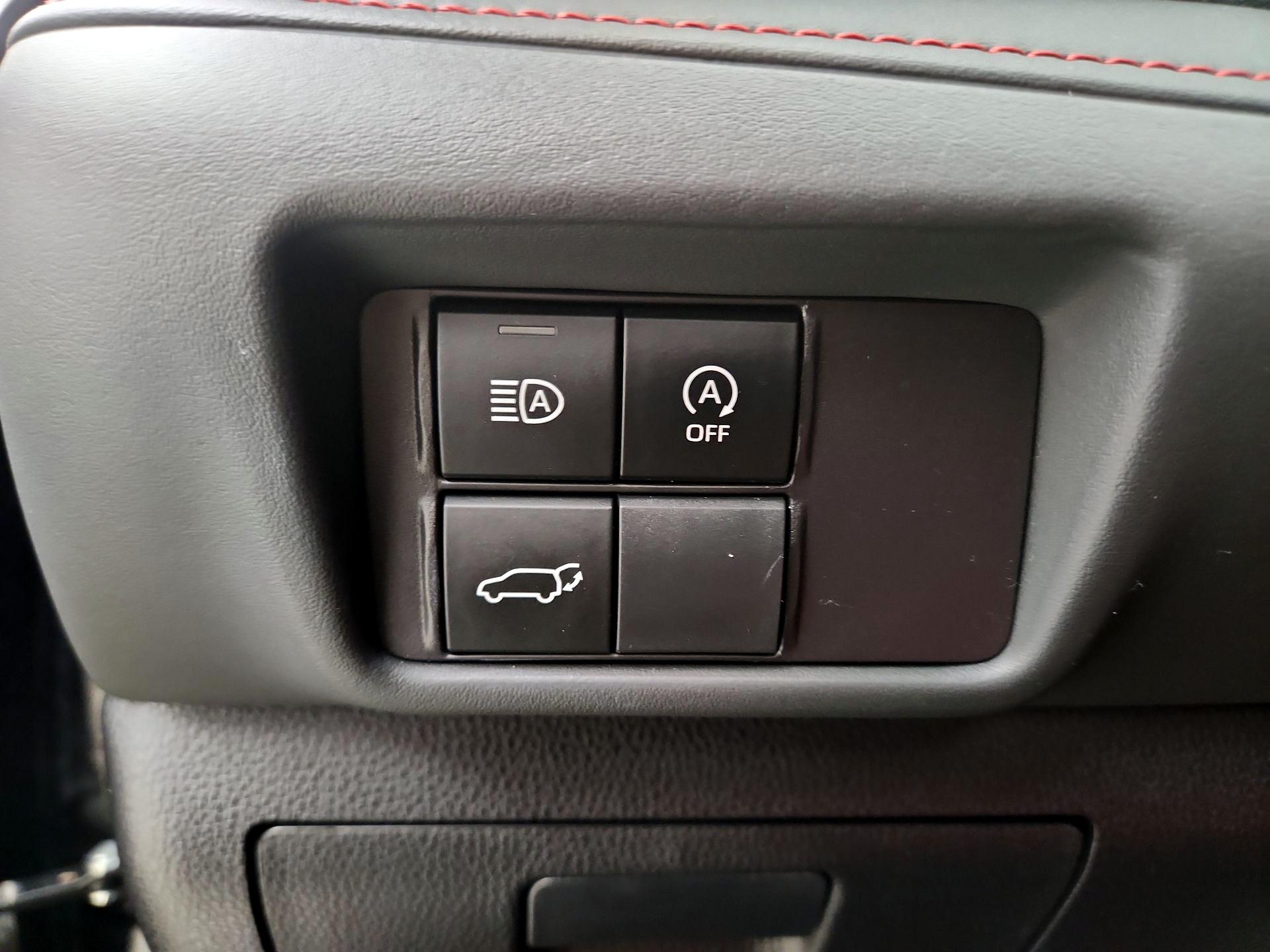 Thumbnail: 2023 Toyota Highlander - 13