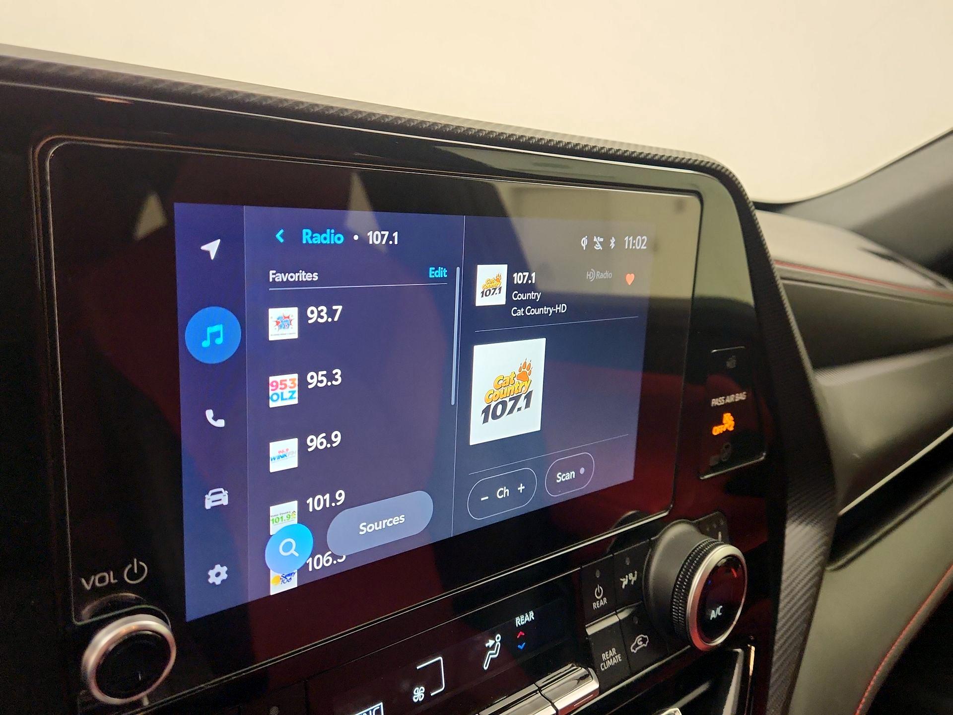 Thumbnail: 2023 Toyota Highlander - 15