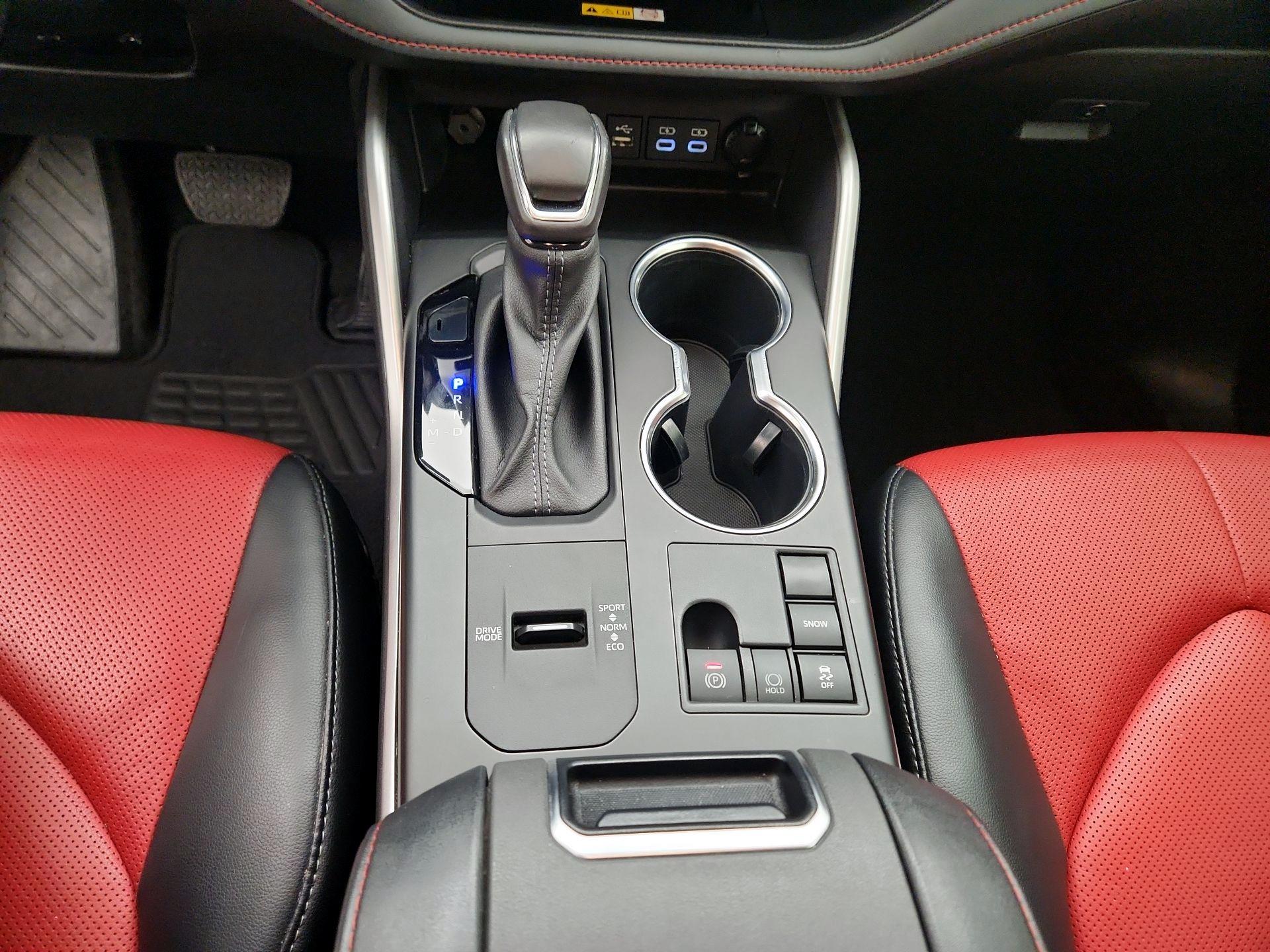 Thumbnail: 2023 Toyota Highlander - 17