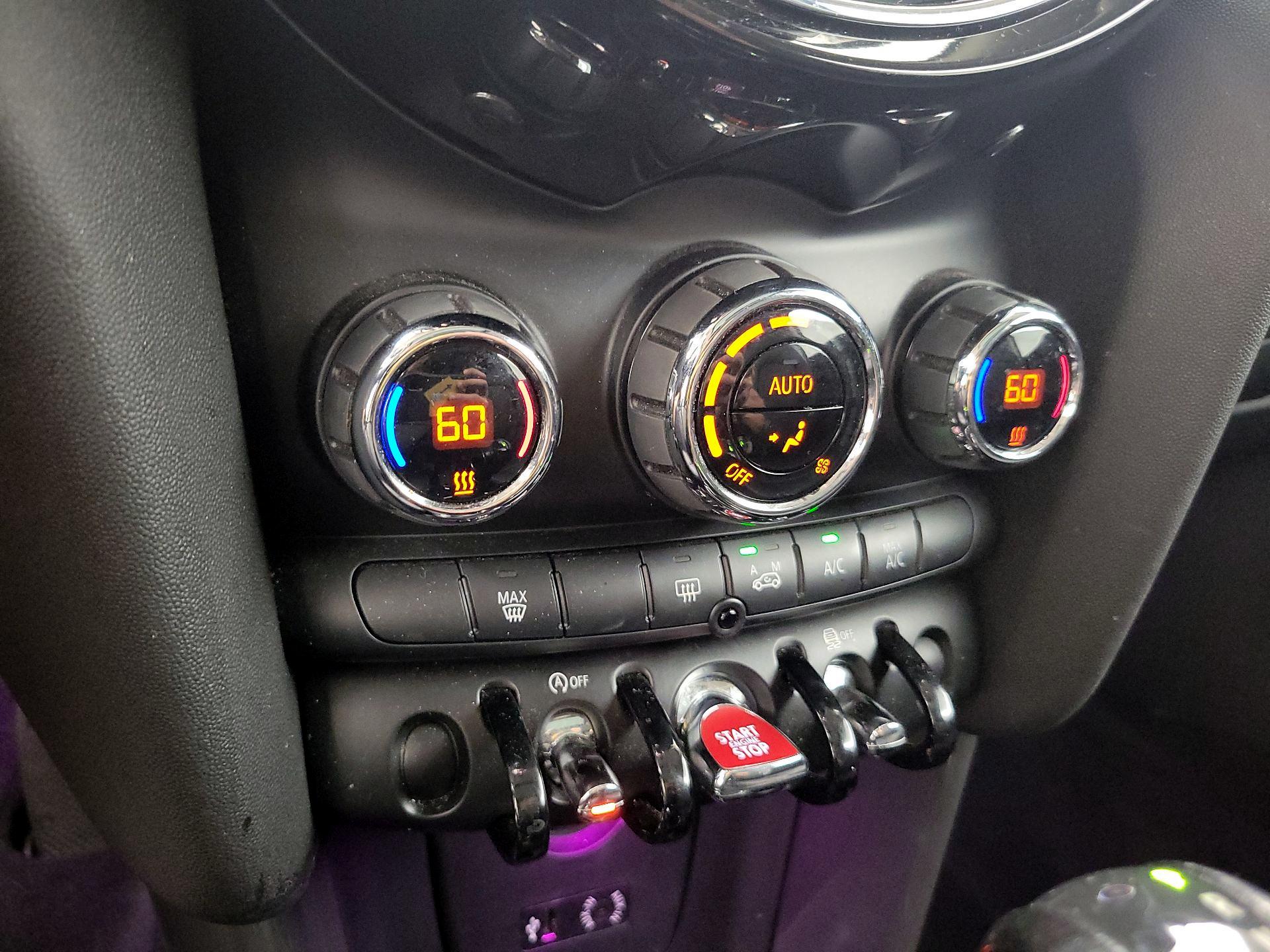 Thumbnail: 2016 MINI Cooper Hardtop - 13