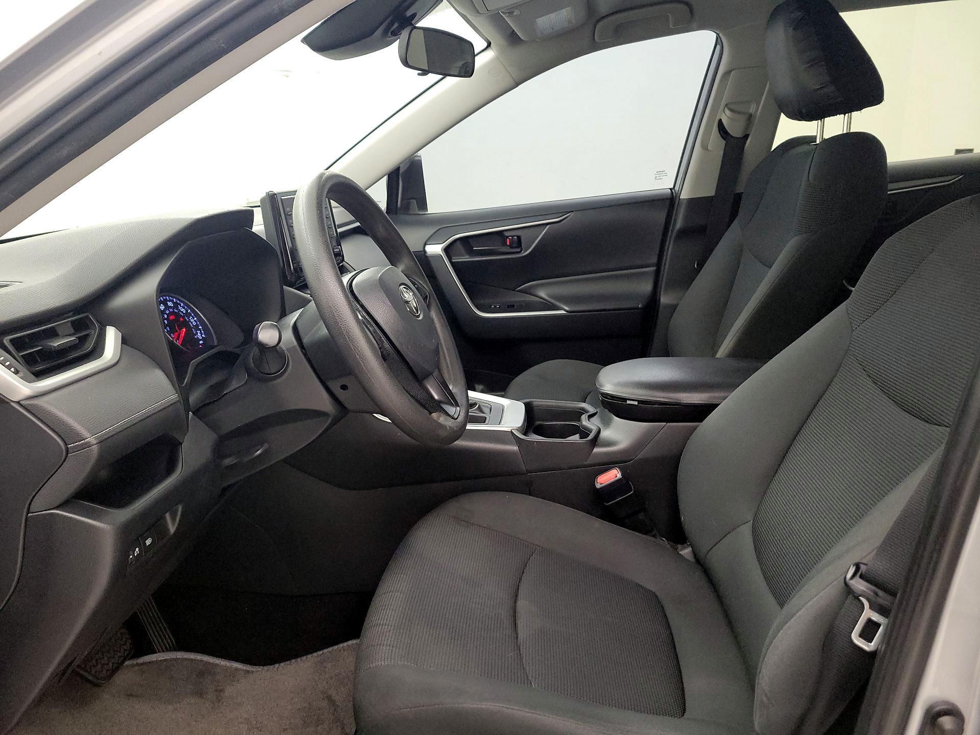 Thumbnail: 2019 Toyota RAV4 - 9