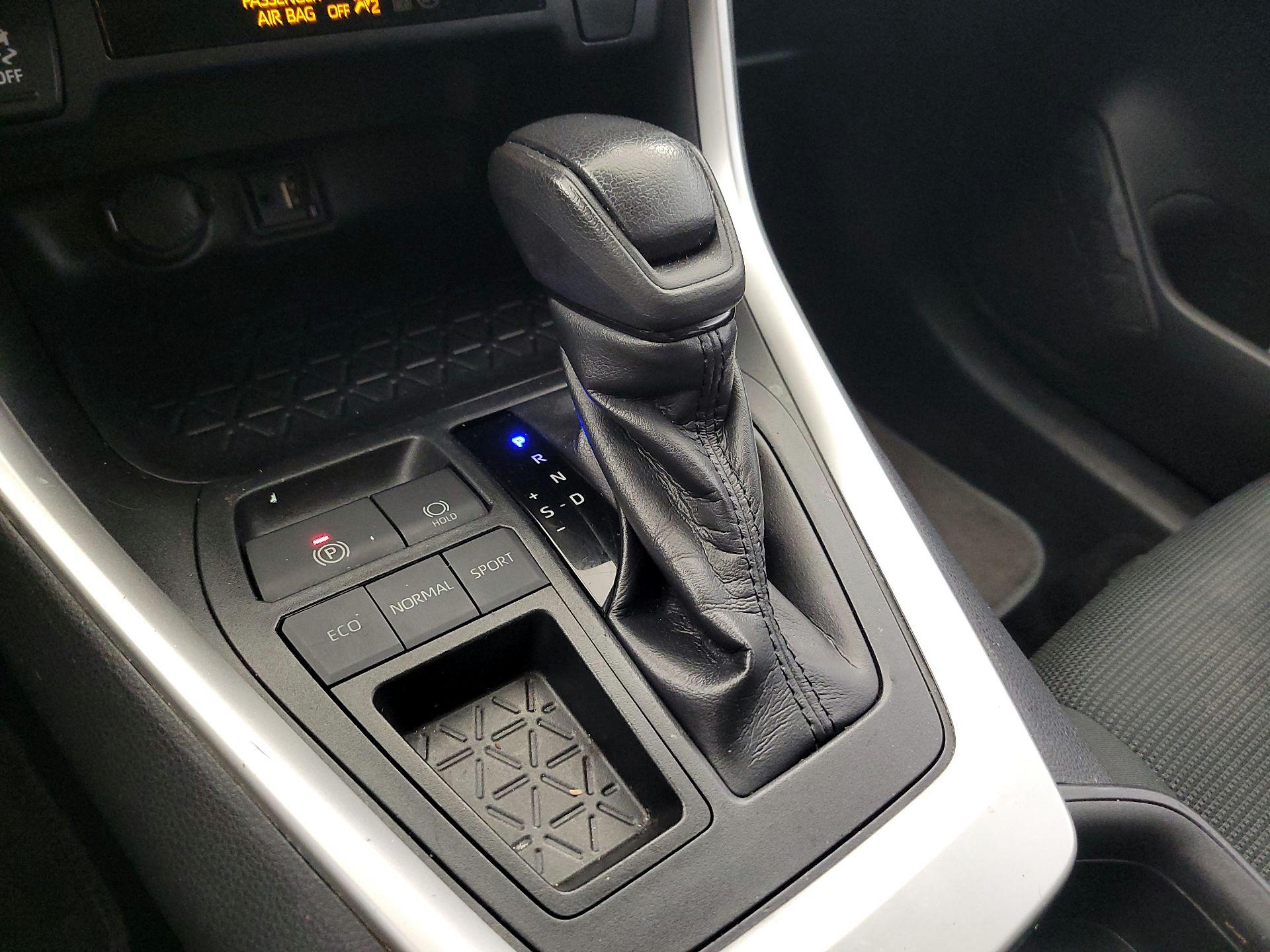 Thumbnail: 2019 Toyota RAV4 - 16