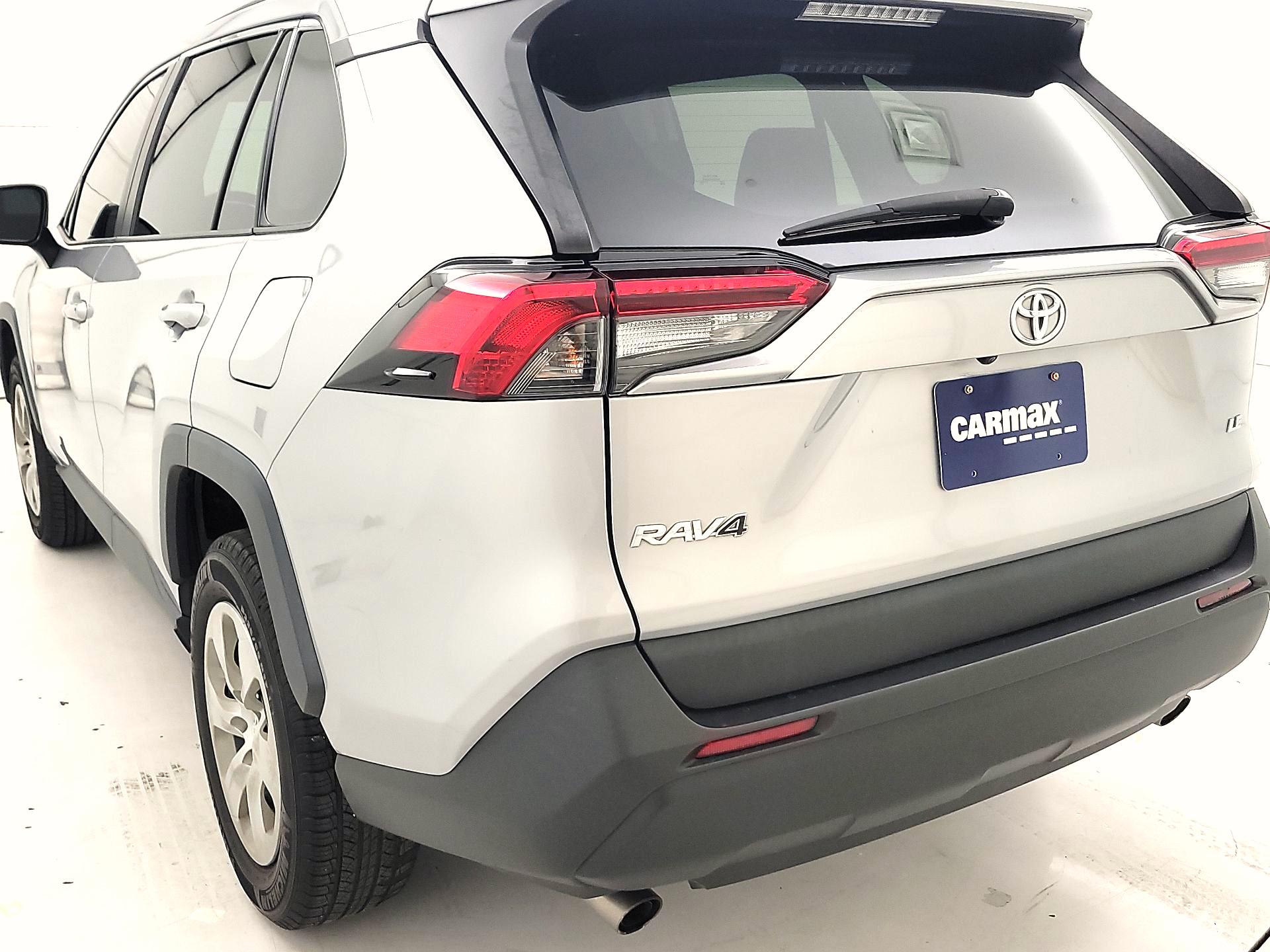 Thumbnail: 2019 Toyota RAV4 - 7