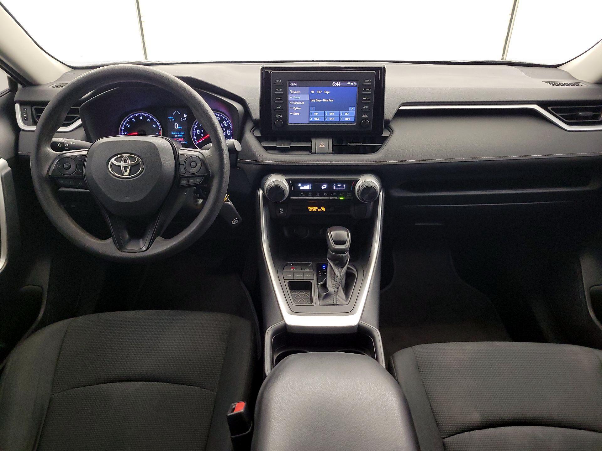 Thumbnail: 2019 Toyota RAV4 - 8