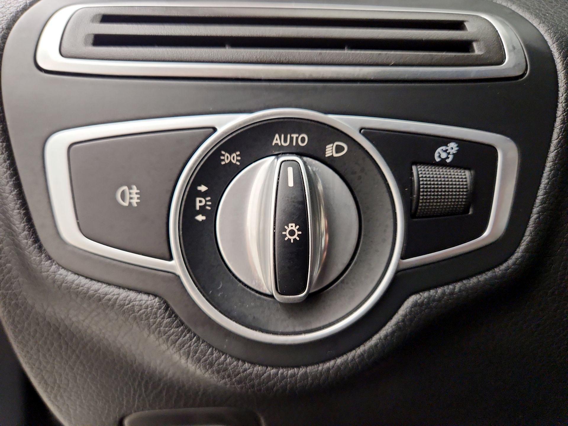 Thumbnail: 2020 Mercedes-Benz C-Class - 13