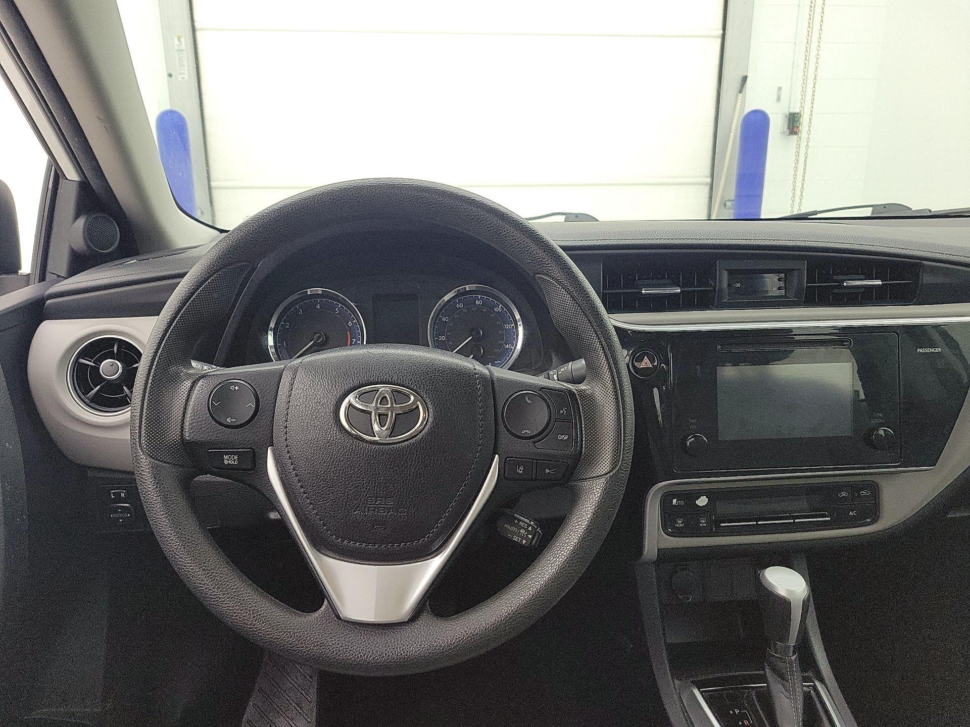 Thumbnail: 2017 Toyota Corolla - 10