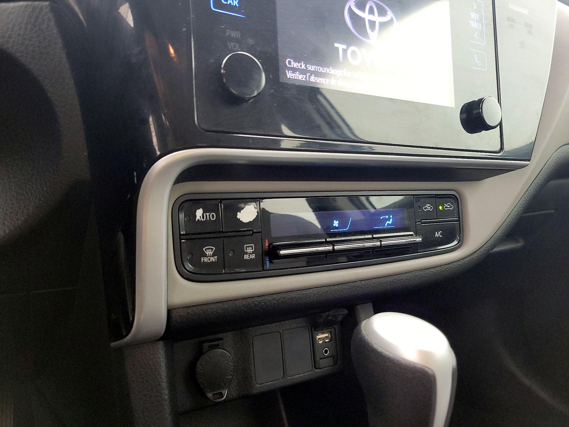 Thumbnail: 2017 Toyota Corolla - 16