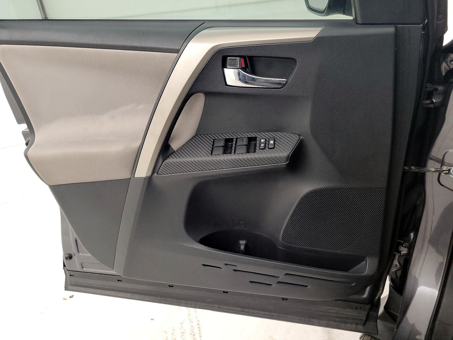 Thumbnail: 2014 Toyota RAV4 - 10