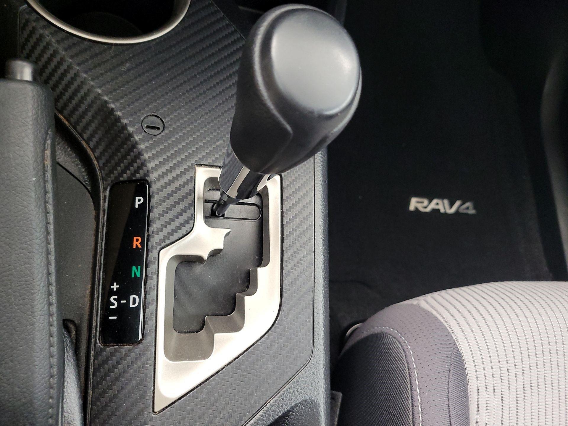 Thumbnail: 2014 Toyota RAV4 - 15