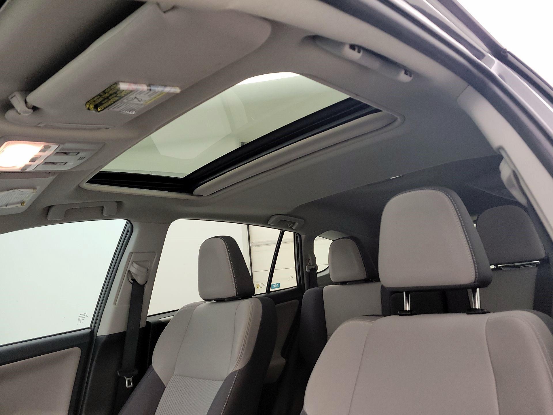 Thumbnail: 2014 Toyota RAV4 - 17