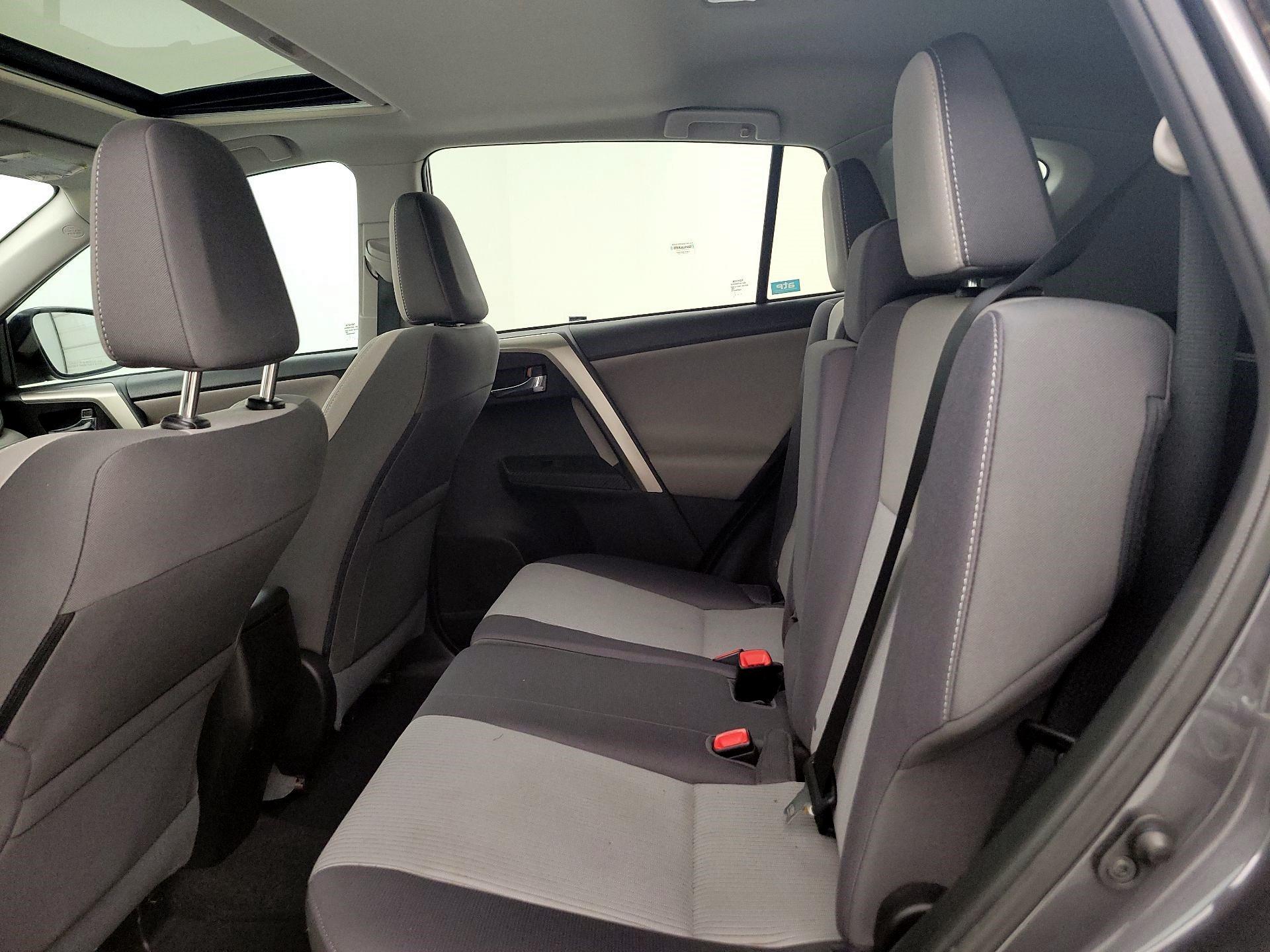 Thumbnail: 2014 Toyota RAV4 - 18