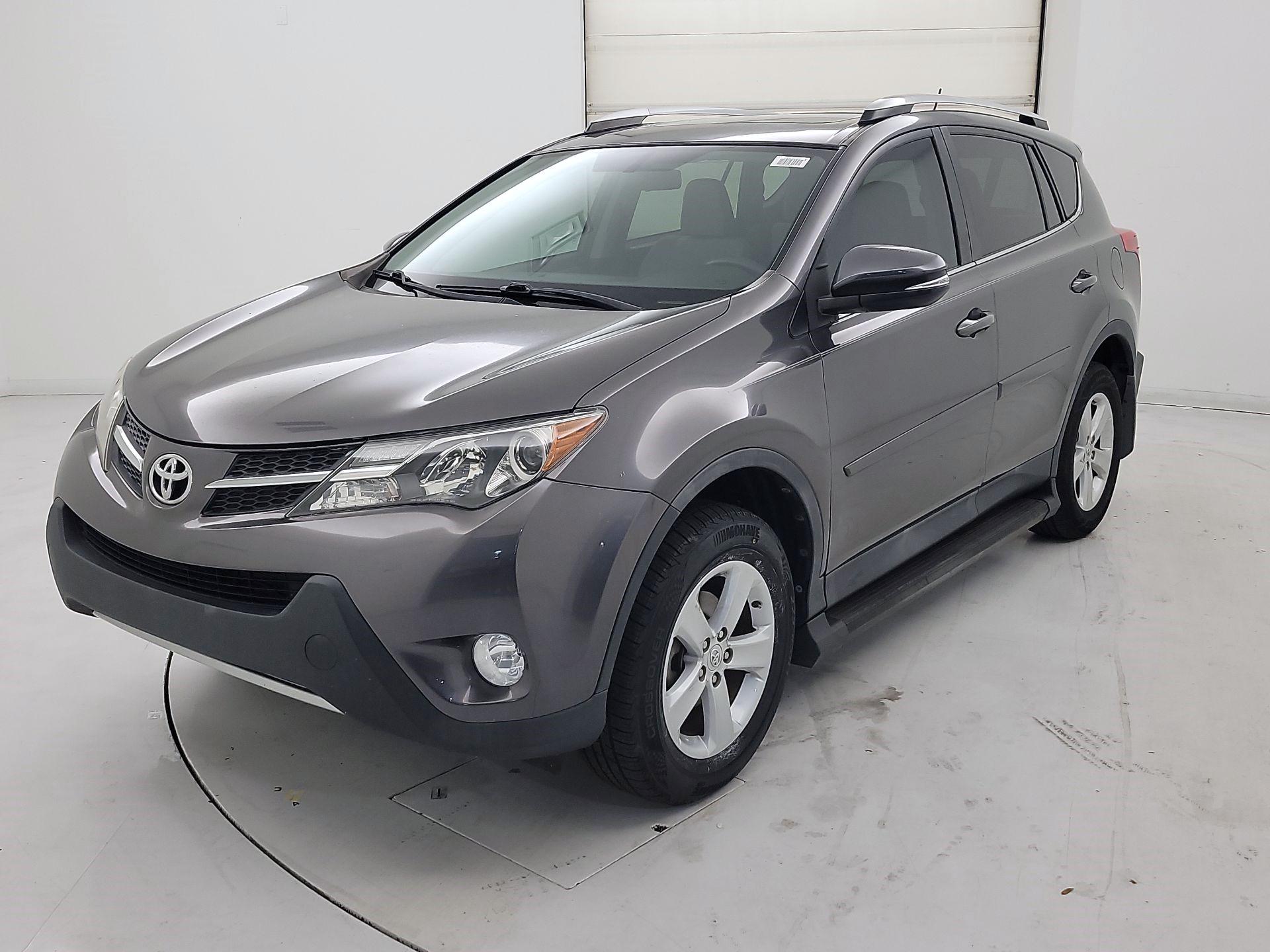Thumbnail: 2014 Toyota RAV4 - 3