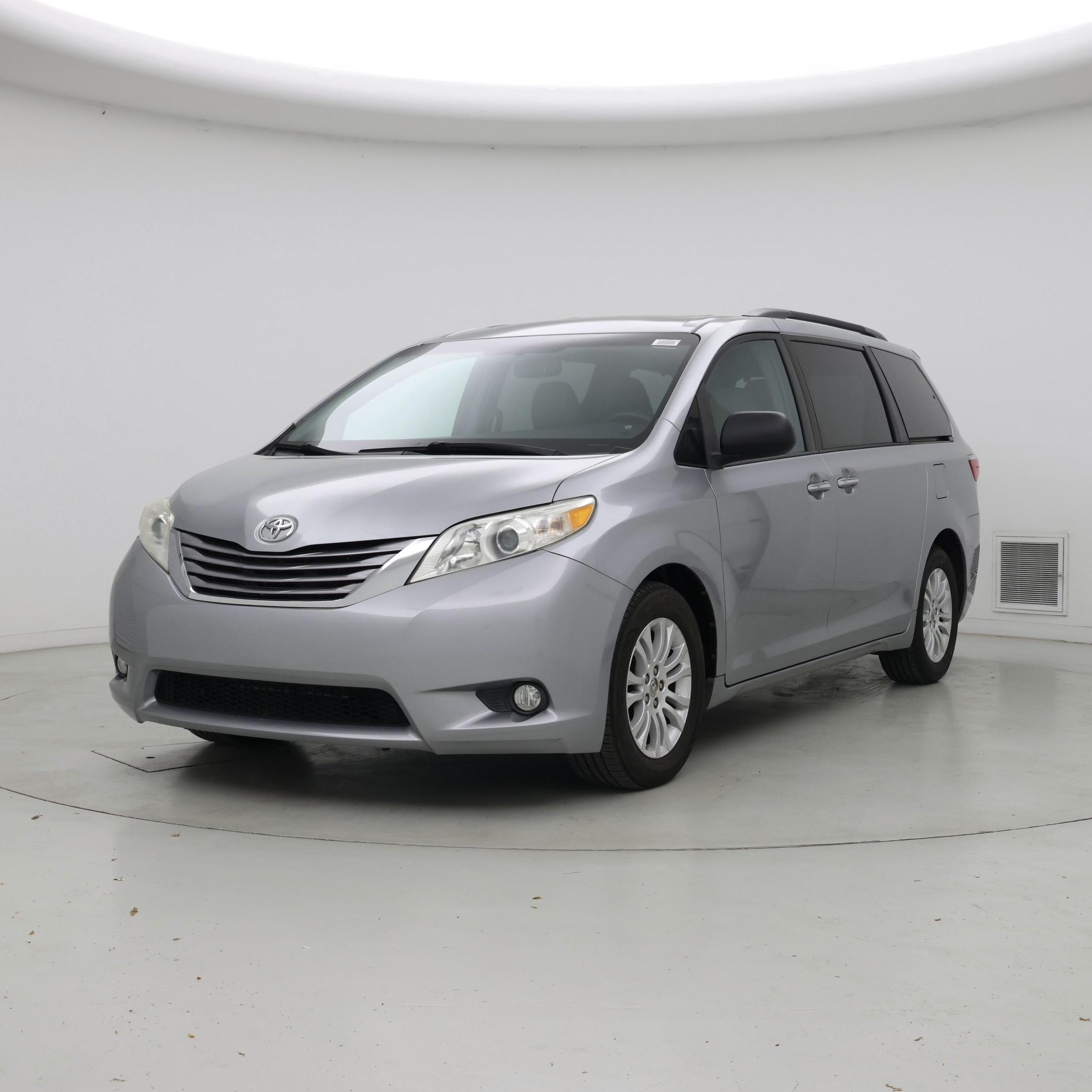 Thumbnail: 2016 Toyota Sienna - 4