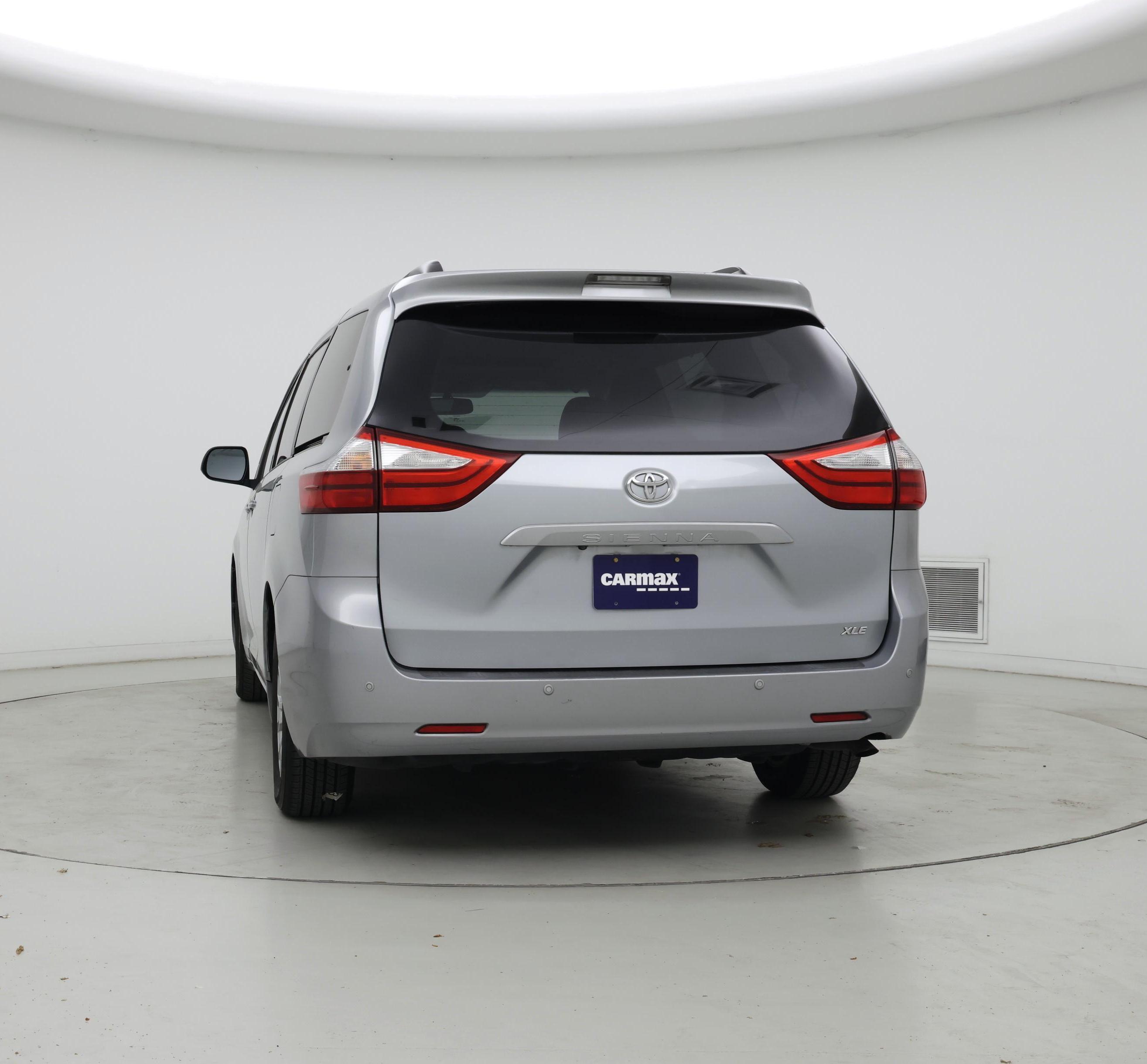 Thumbnail: 2016 Toyota Sienna - 6