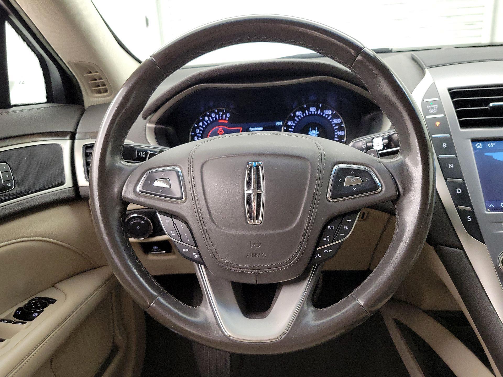 Thumbnail: 2019 Lincoln MKZ - 10