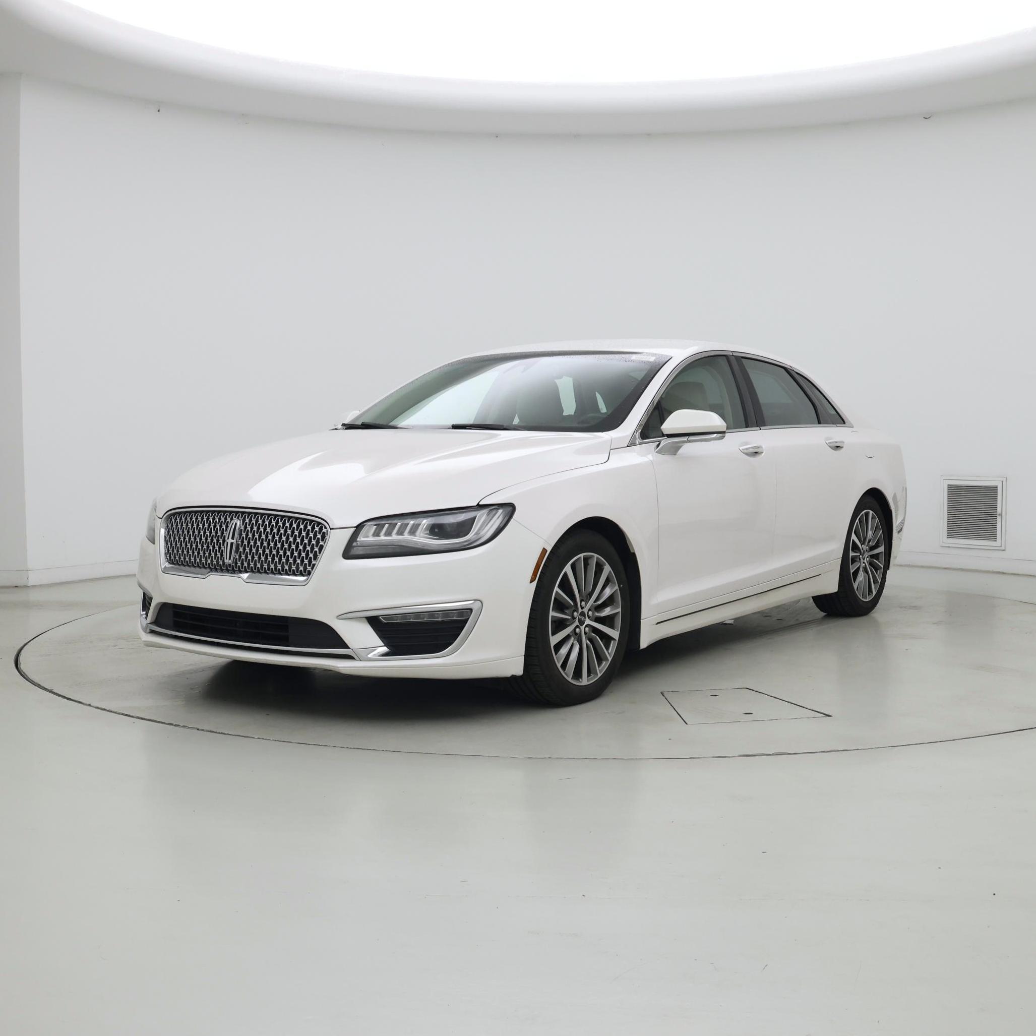 Thumbnail: 2019 Lincoln MKZ - 4