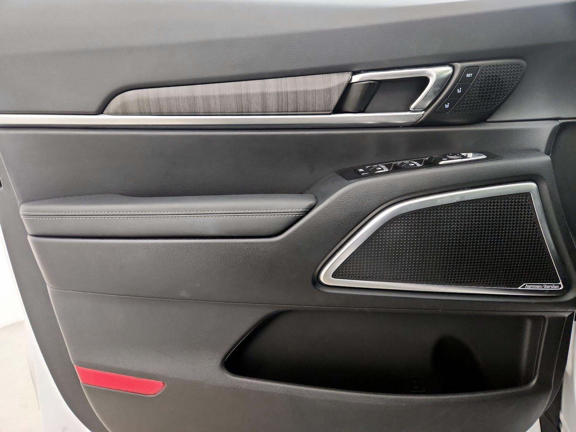 Thumbnail: 2023 Kia Telluride - 12