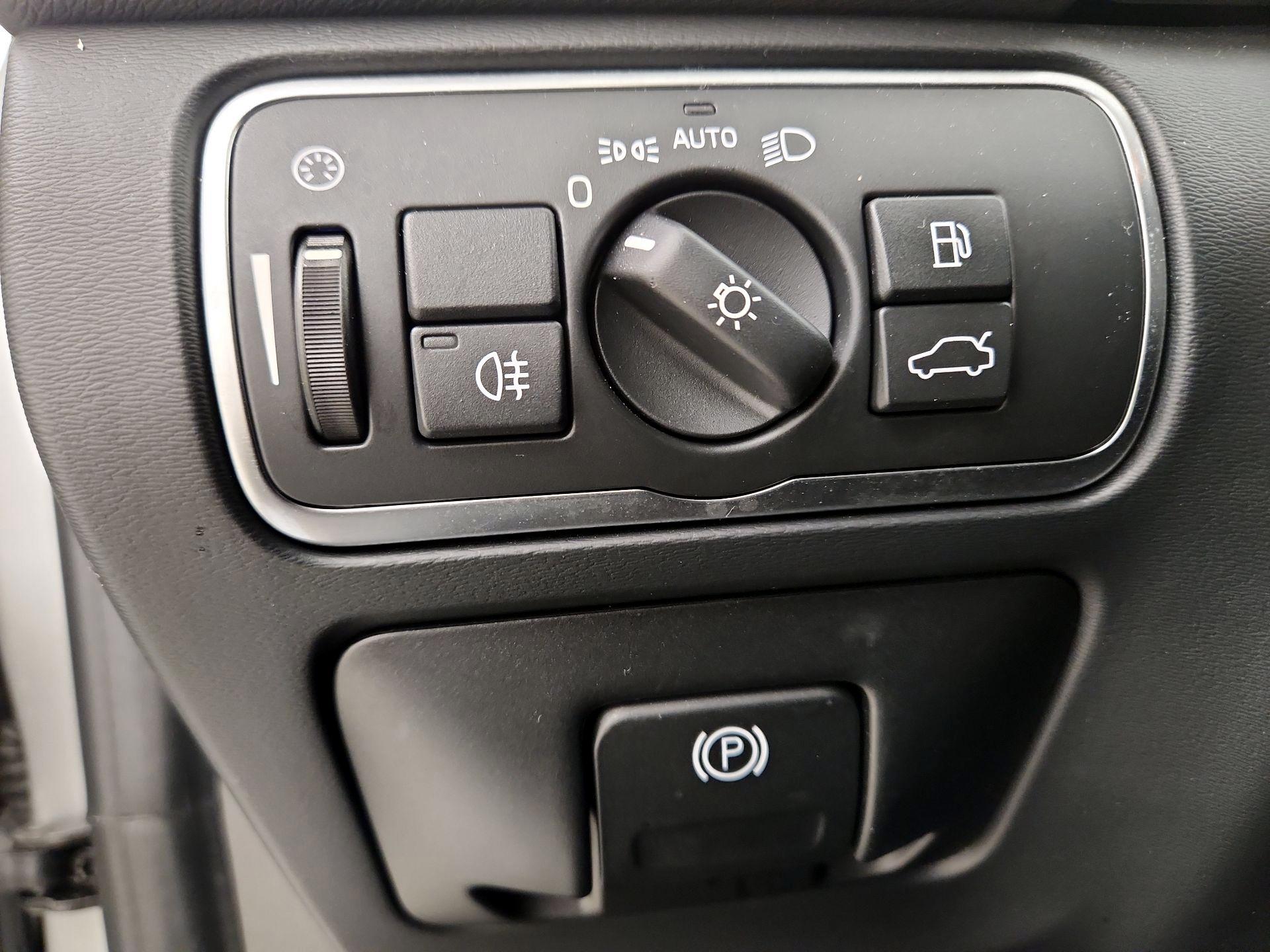 Thumbnail: 2018 Volvo S60 - 13