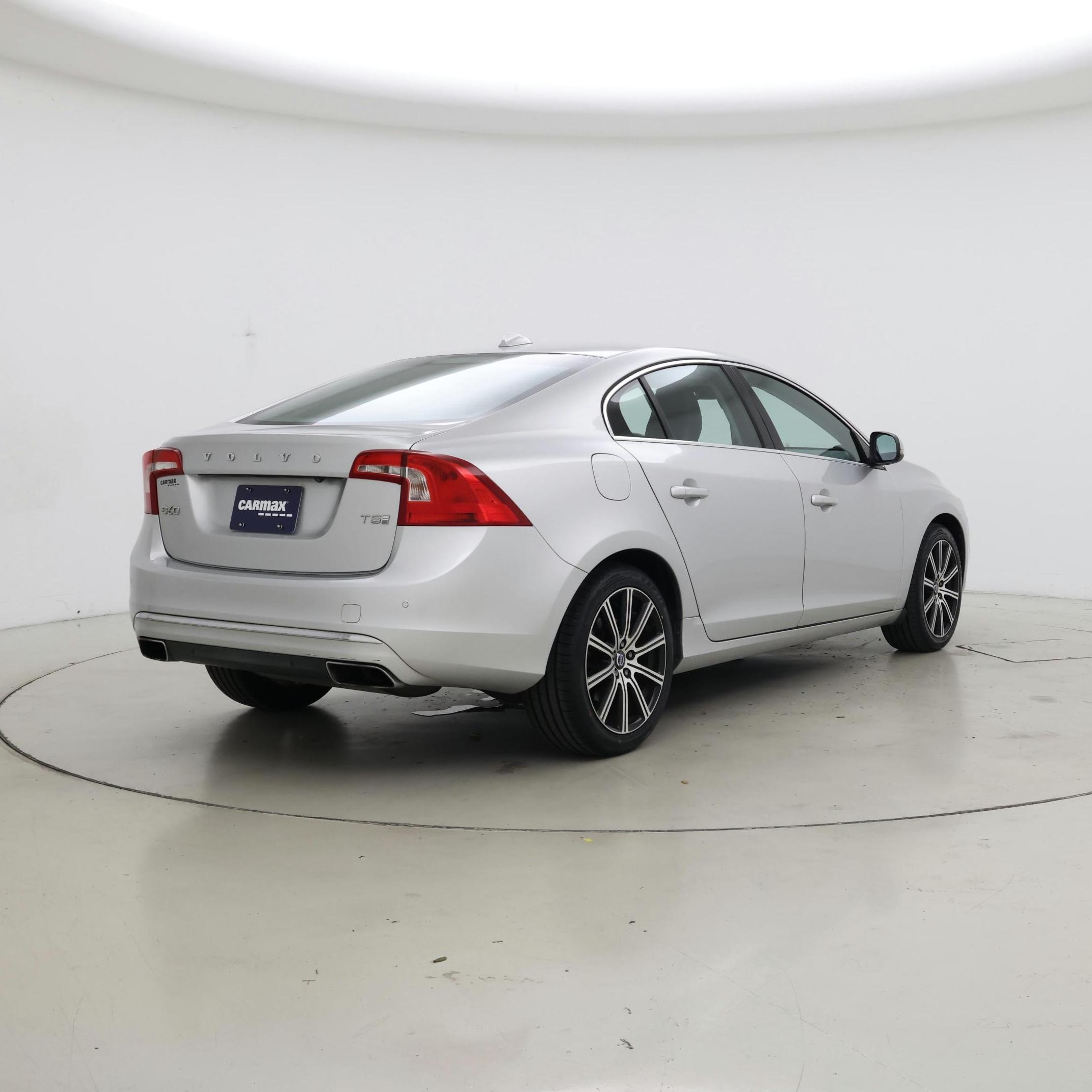 Thumbnail: 2018 Volvo S60 - 8