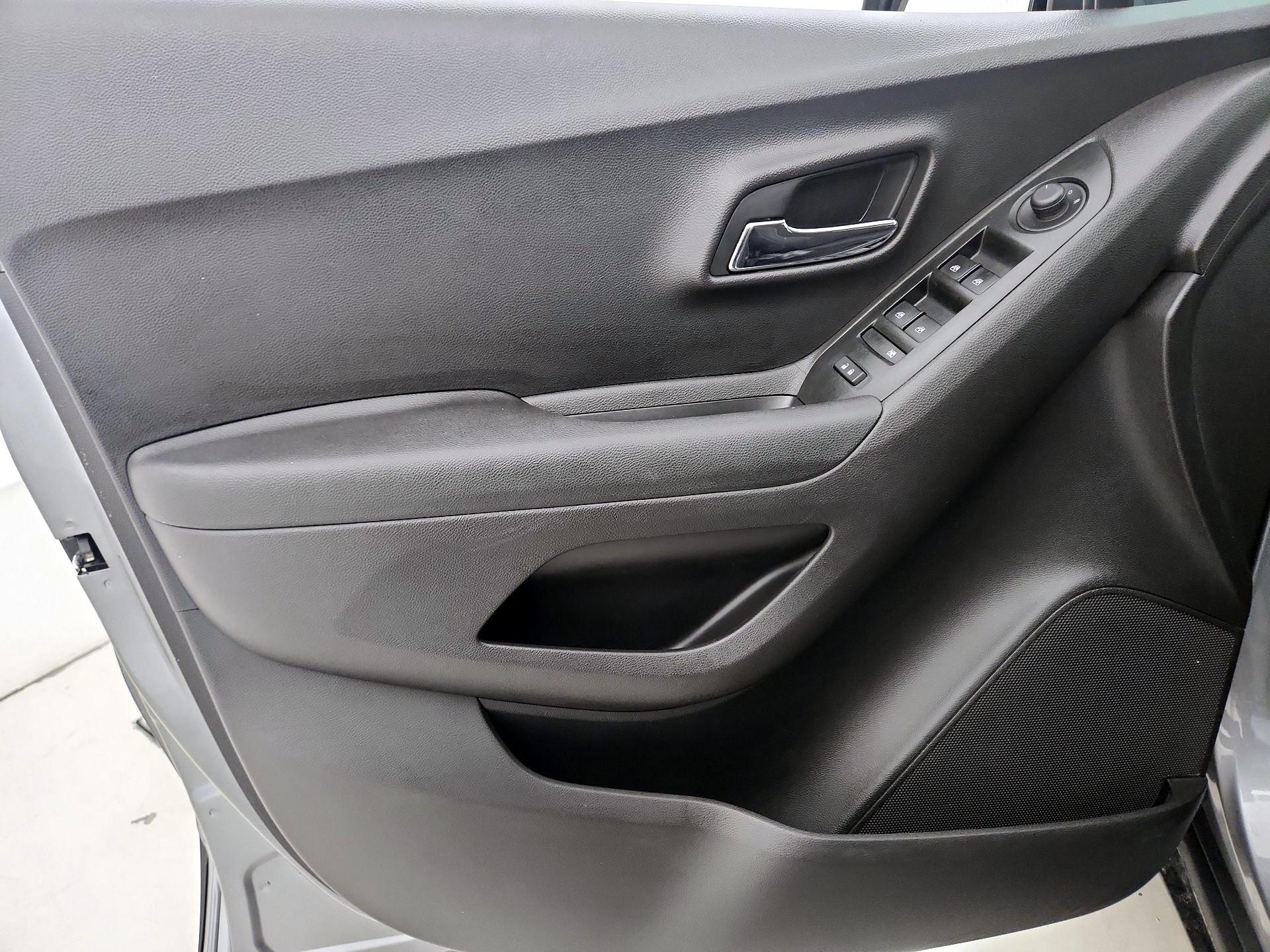 Thumbnail: 2020 Chevrolet Trax - 12