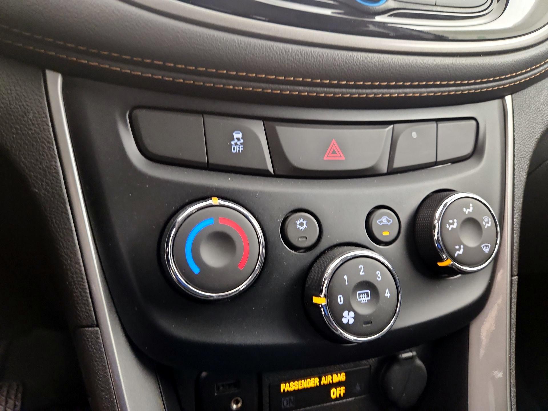 Thumbnail: 2020 Chevrolet Trax - 16