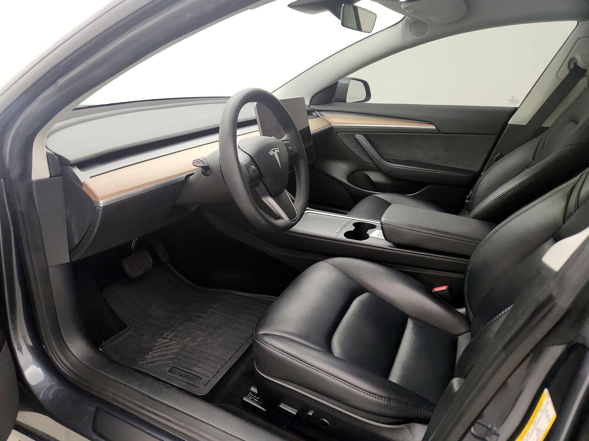 Thumbnail: 2023 Tesla Model 3 - 11